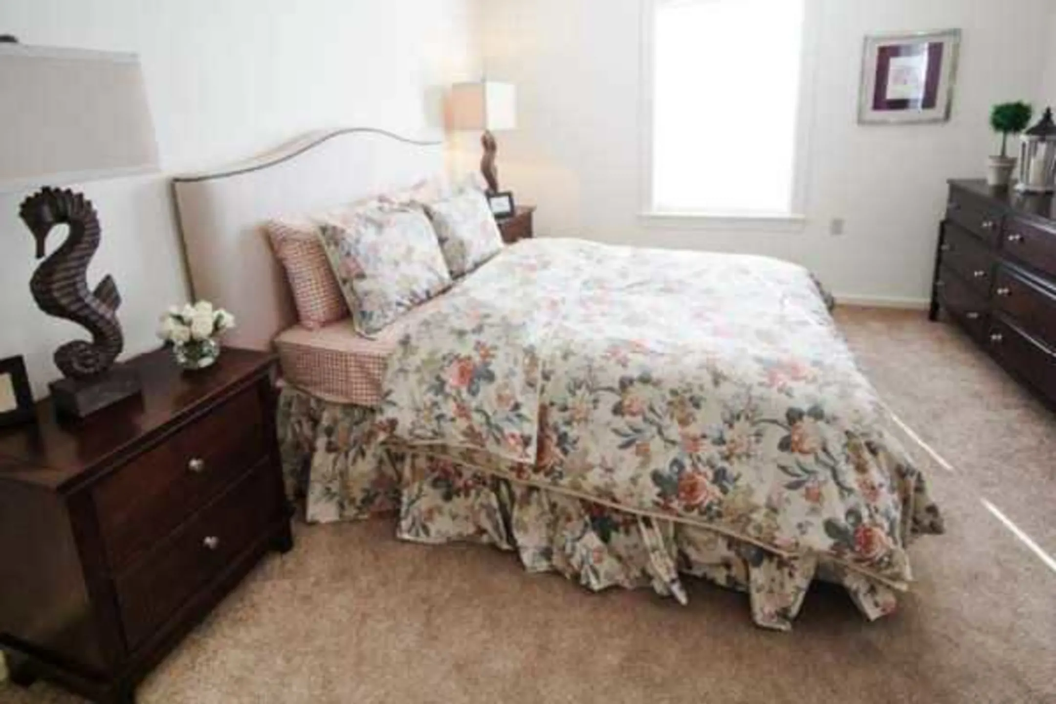 Bedroom - Hillcrest - Senior 62+ Community - South Windsor, CT