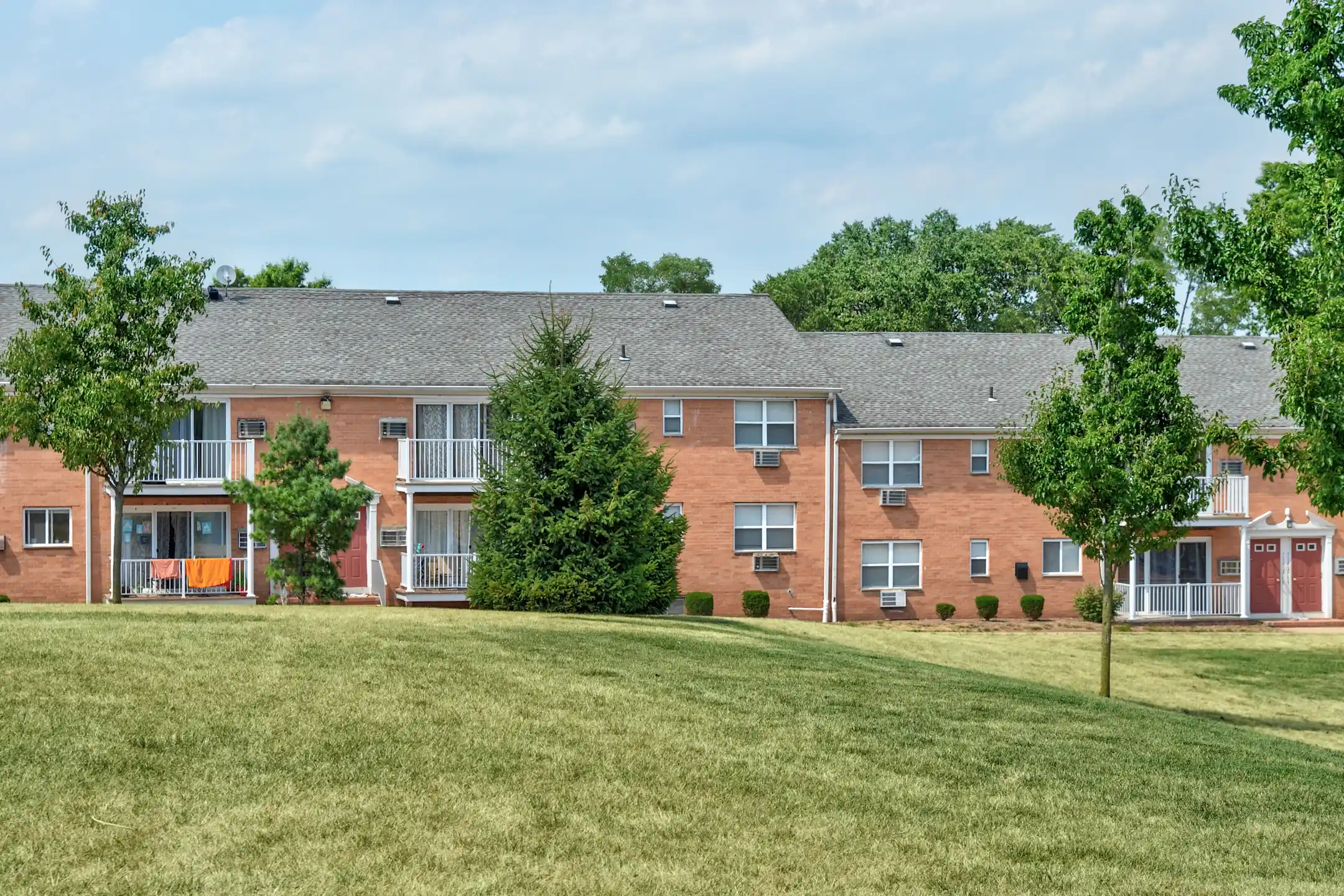 Woodbridge Village Apartments Avenel, NJ 07001