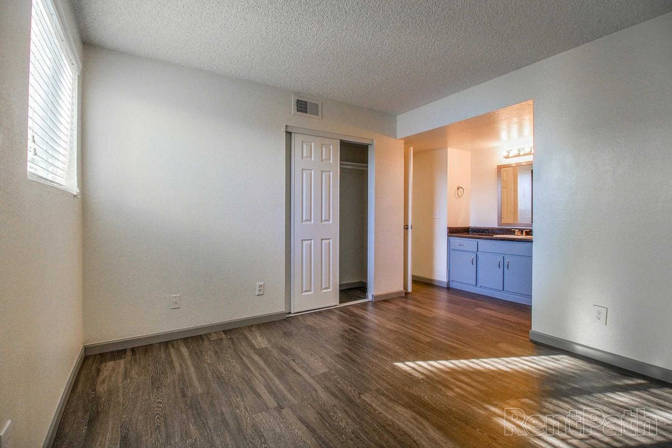 Living Room - New Horizons Apartments - Phoenix, AZ