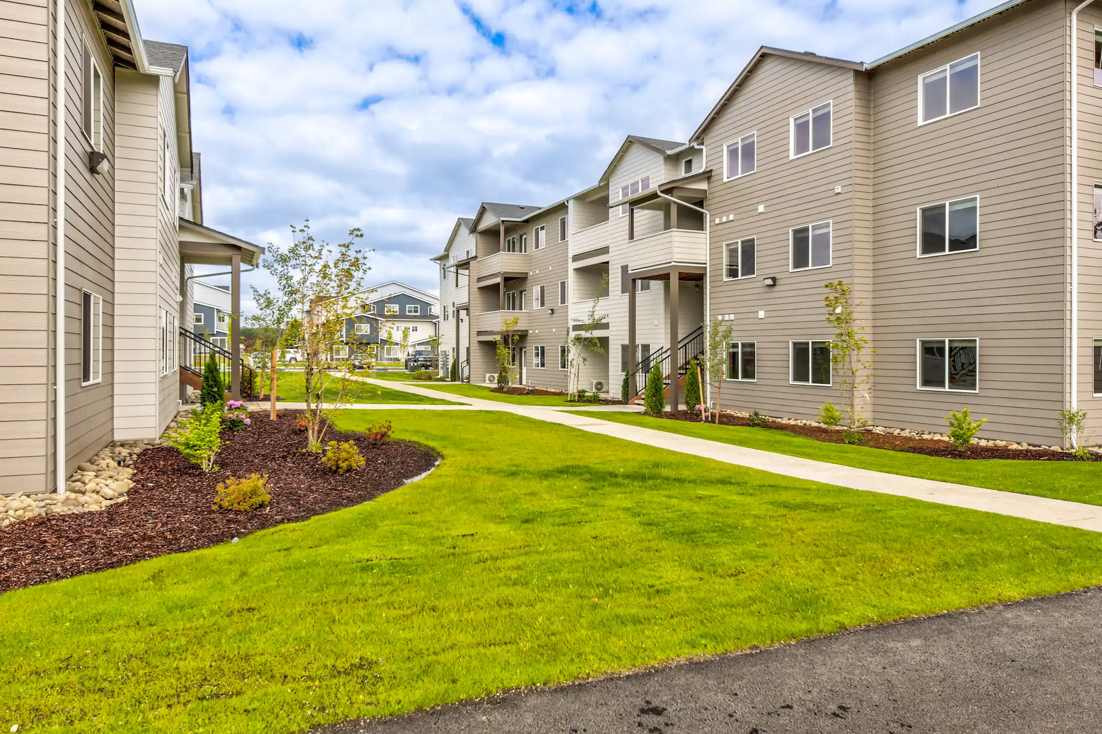 Ridgeline Apartments 15037 Tahoma Blvd SE Yelm, WA Apartments for