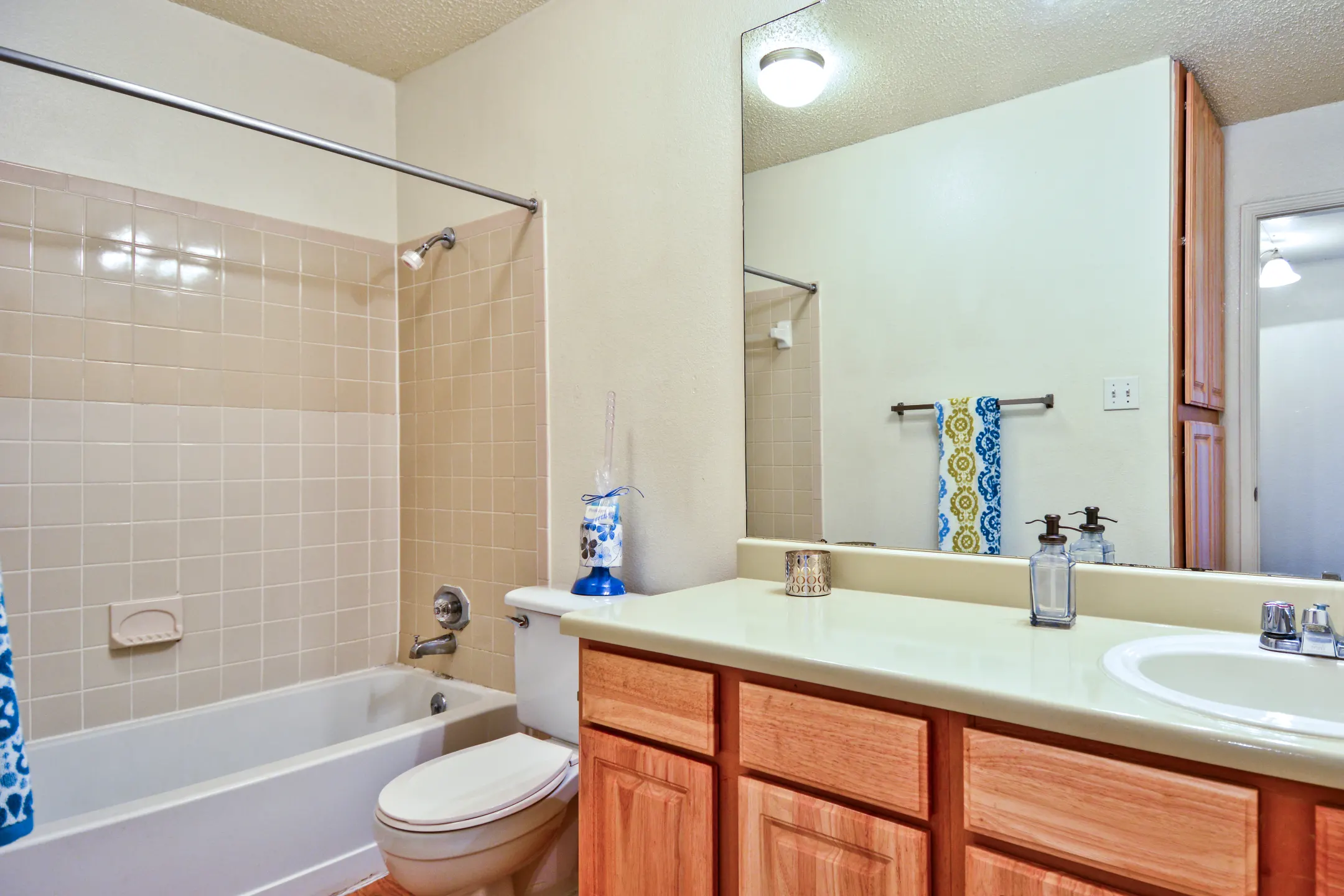 Bathroom - Stoney Ridge - Austin, TX