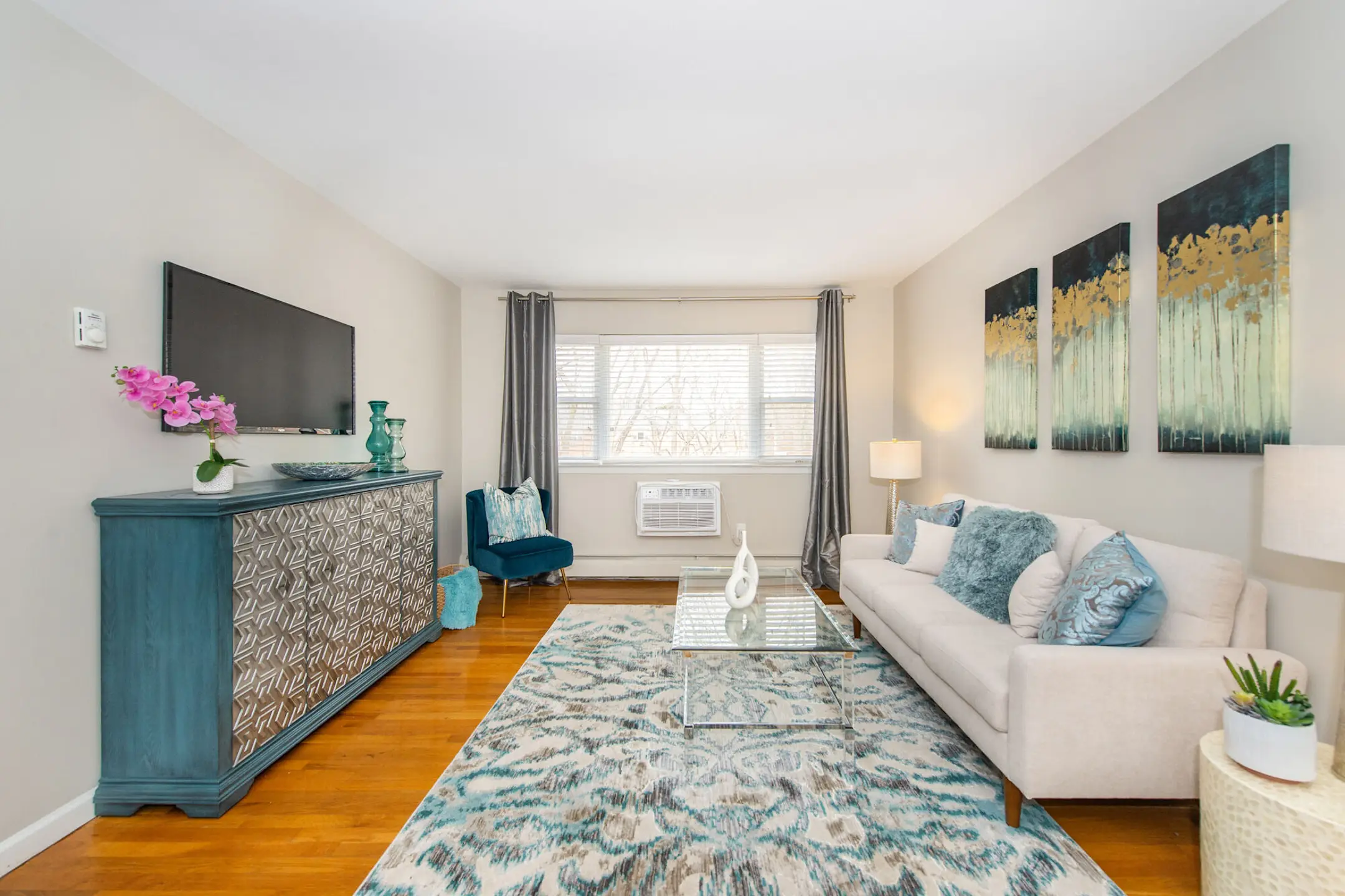 The Crossings at One Apartments Fords, NJ 08863