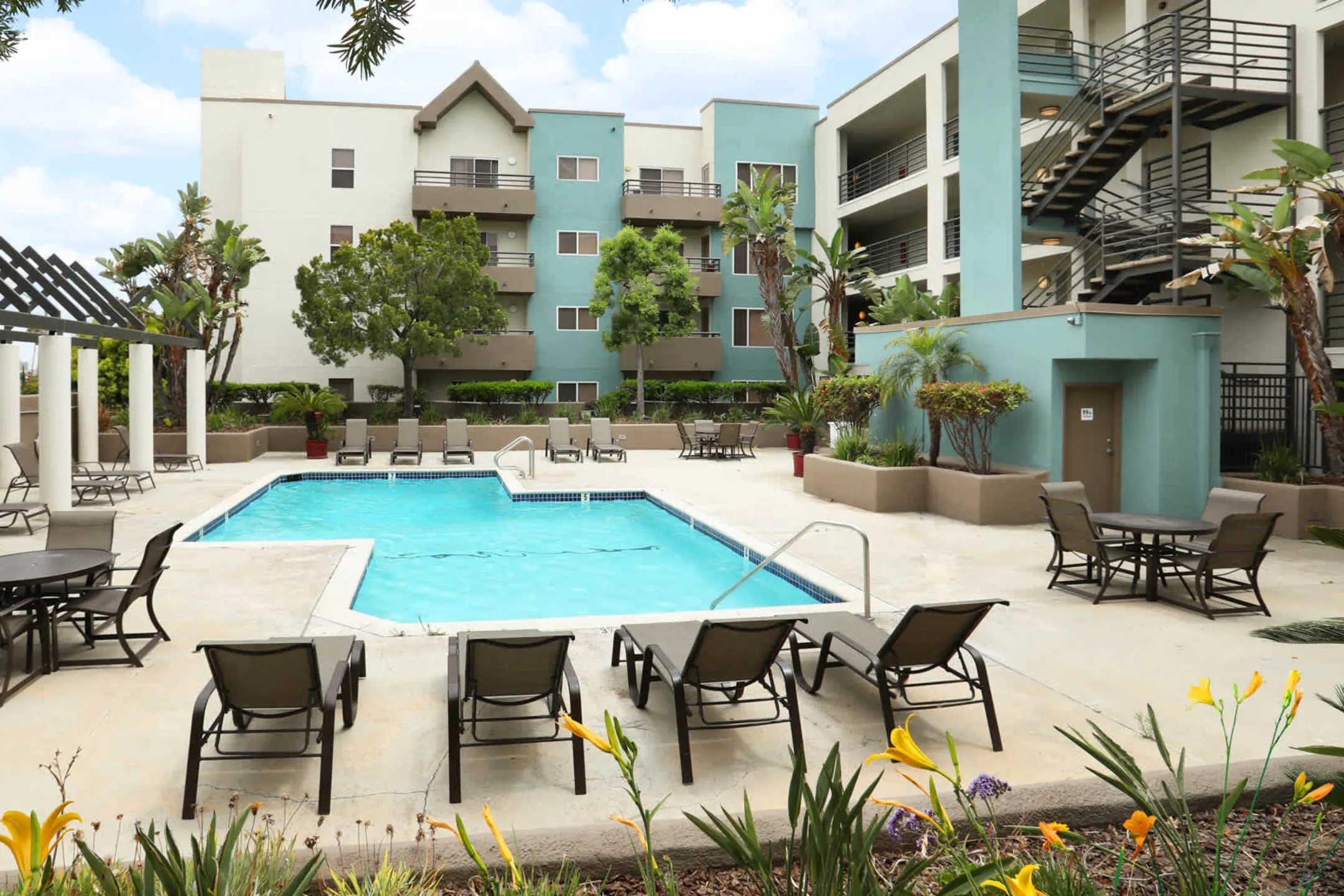 Park West Apartments - Los Angeles, CA 90045