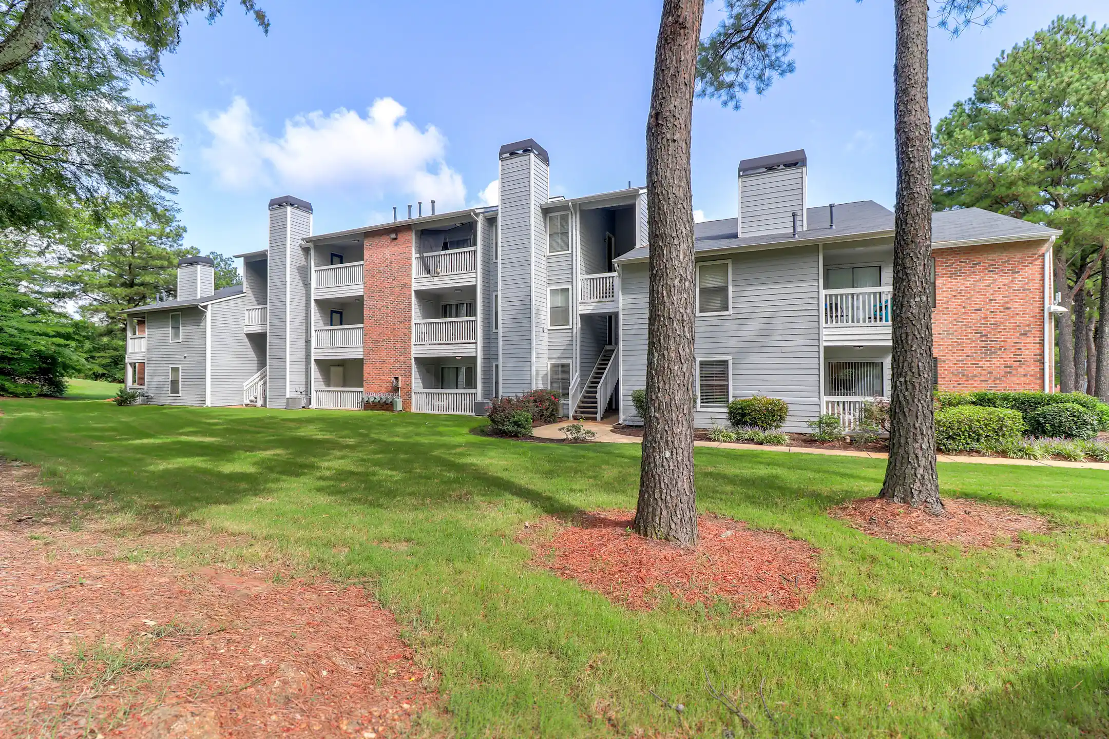Hickory Grove Apartments