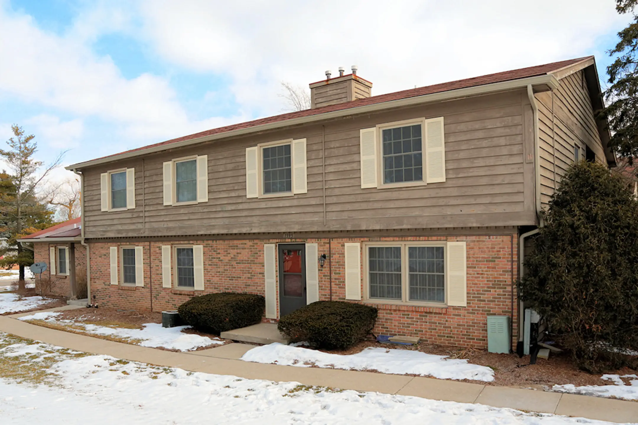 Cambria Heights Apartments & Townhomes Apartments East Lansing, MI 48823