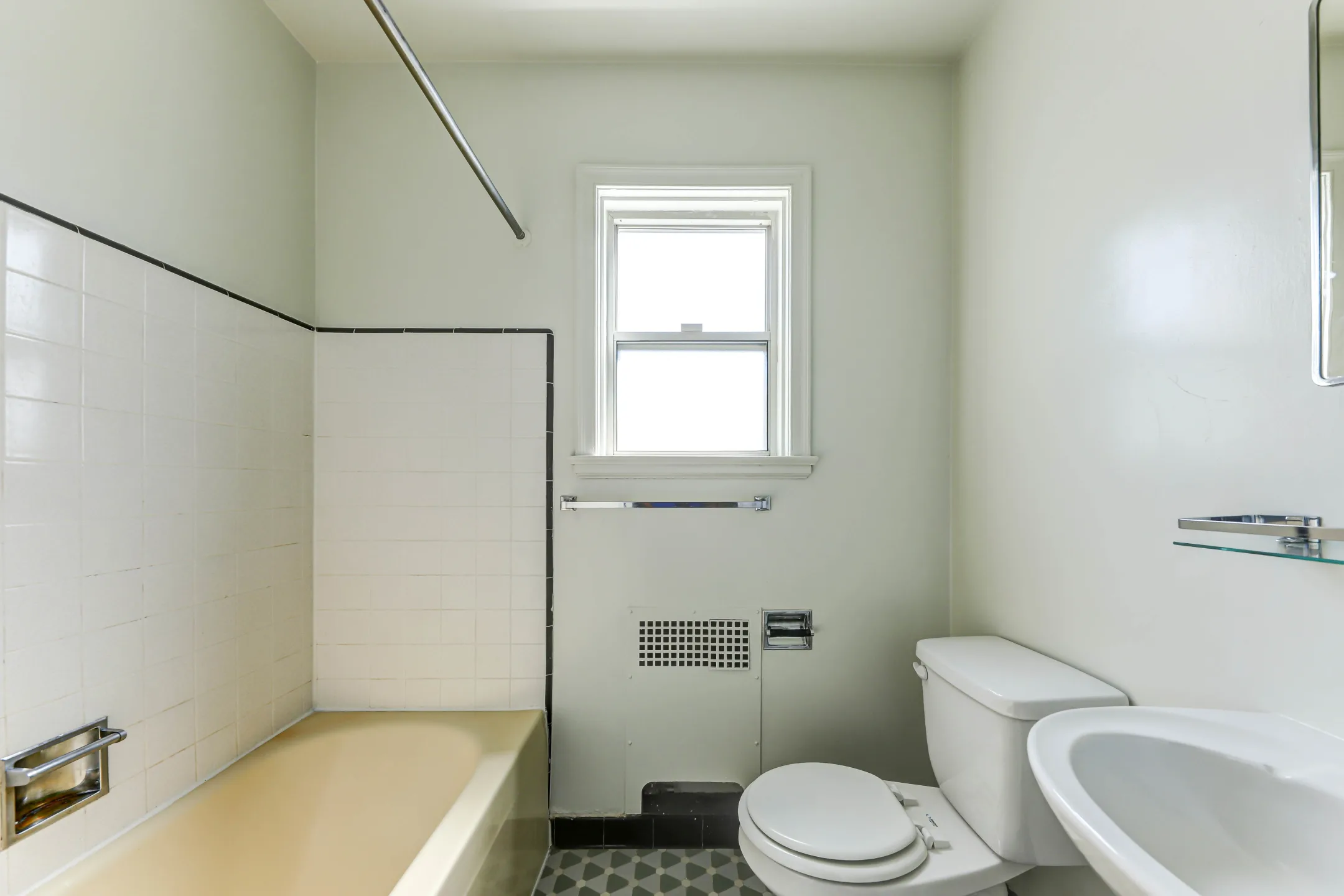 Bathroom - Edgewater Apartments - Seattle, WA