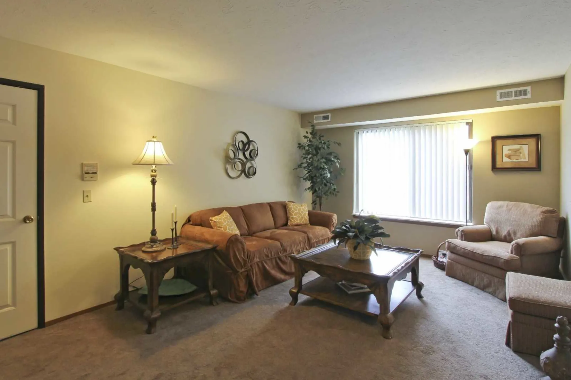 The Reserve at Lake Pointe Apartments - Mentor On The Lake, OH 44060