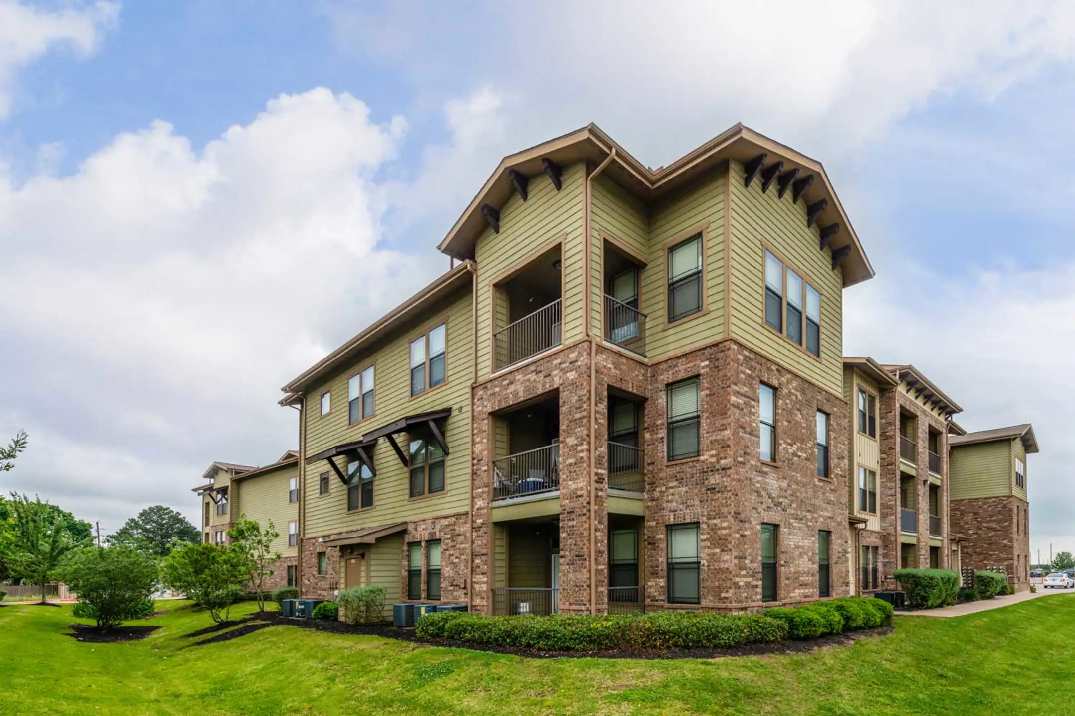 Queenston Manor Apartments Houston, TX 77084