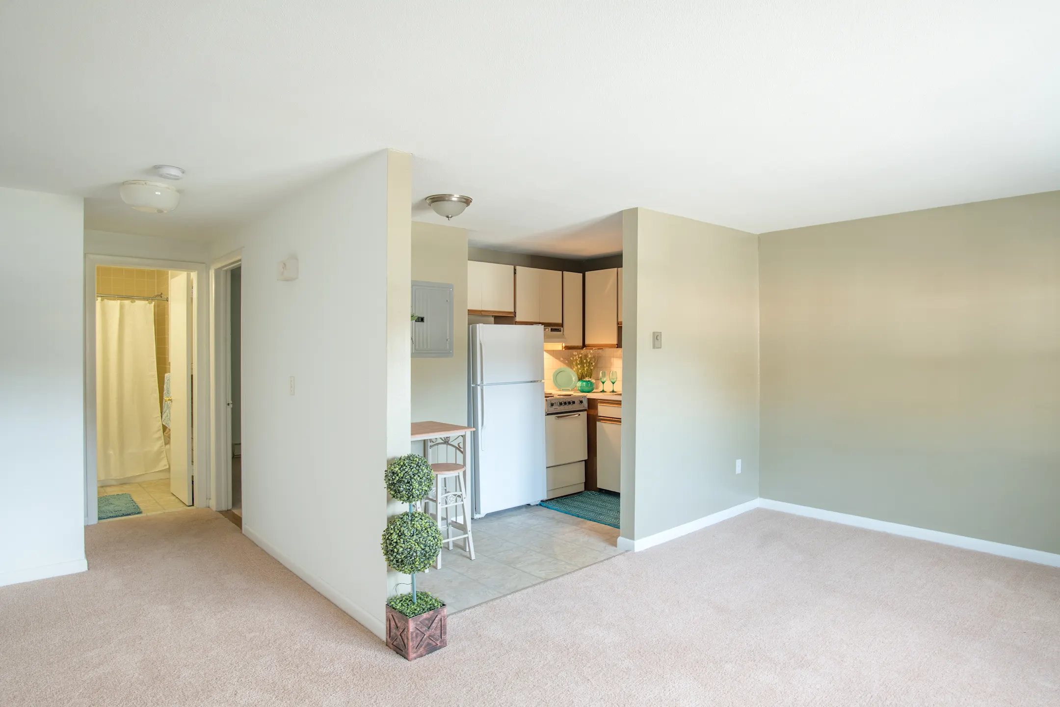 Coachlight Village 1 Belden Ct Agawam, MA Apartments for Rent Rent.