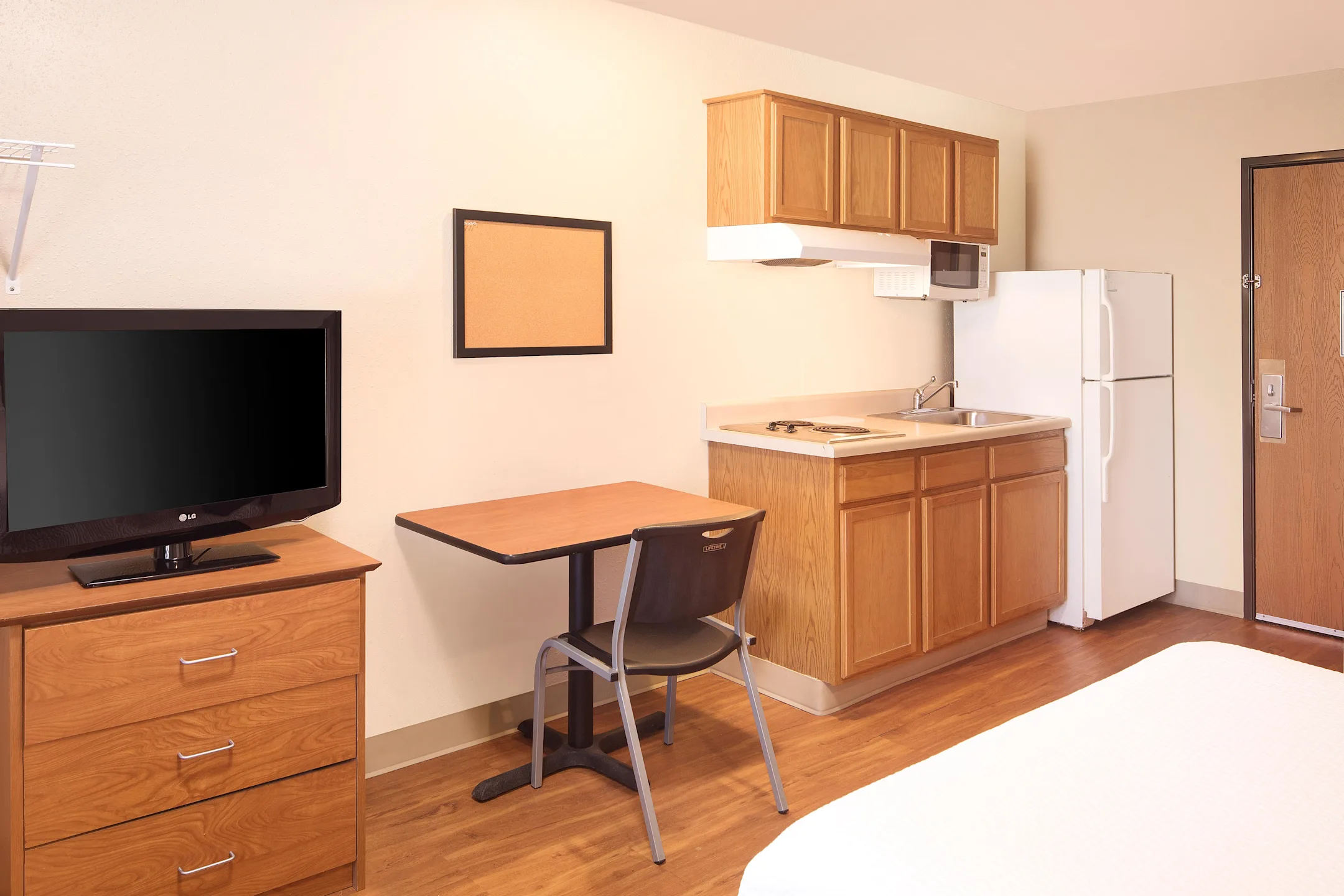 Furnished Studio Omaha Southwest 6855 S 118th St Omaha, NE