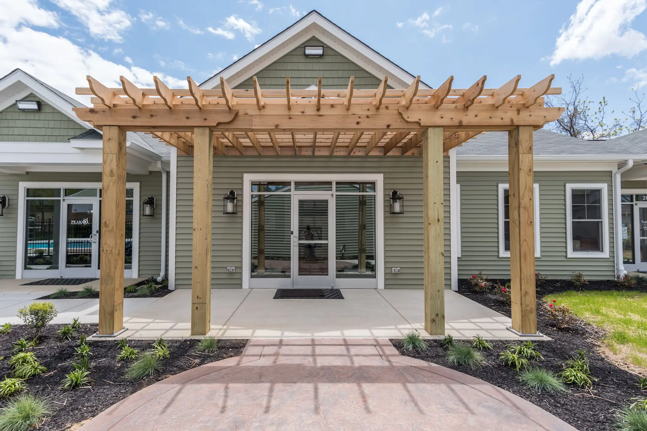 Building - Satyr Hill Apartments - Parkville, MD