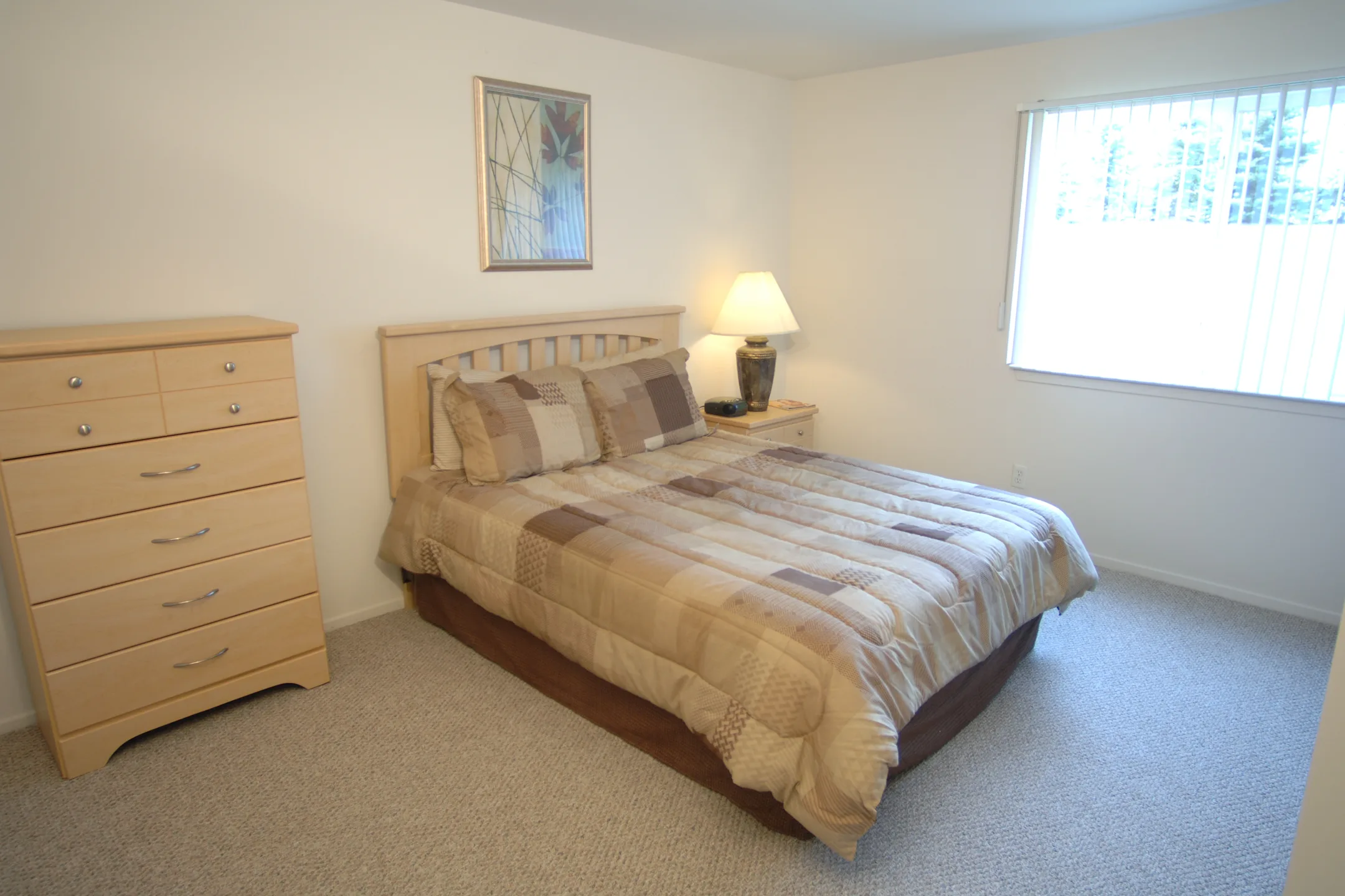 Crystal Lake Apartments Swartz Creek, MI 48473