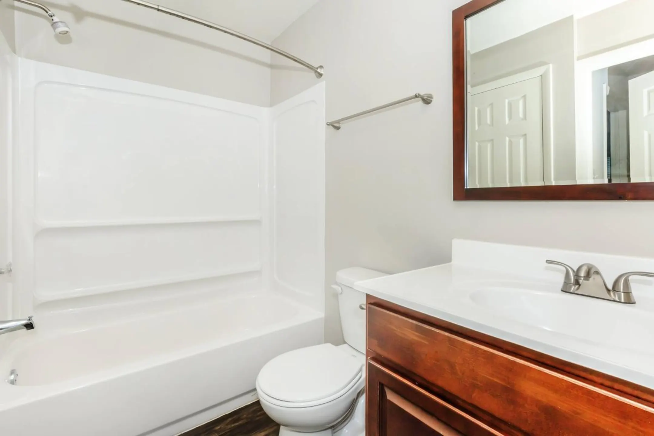 Bathroom - Summit Apartments - Mount Laurel, NJ