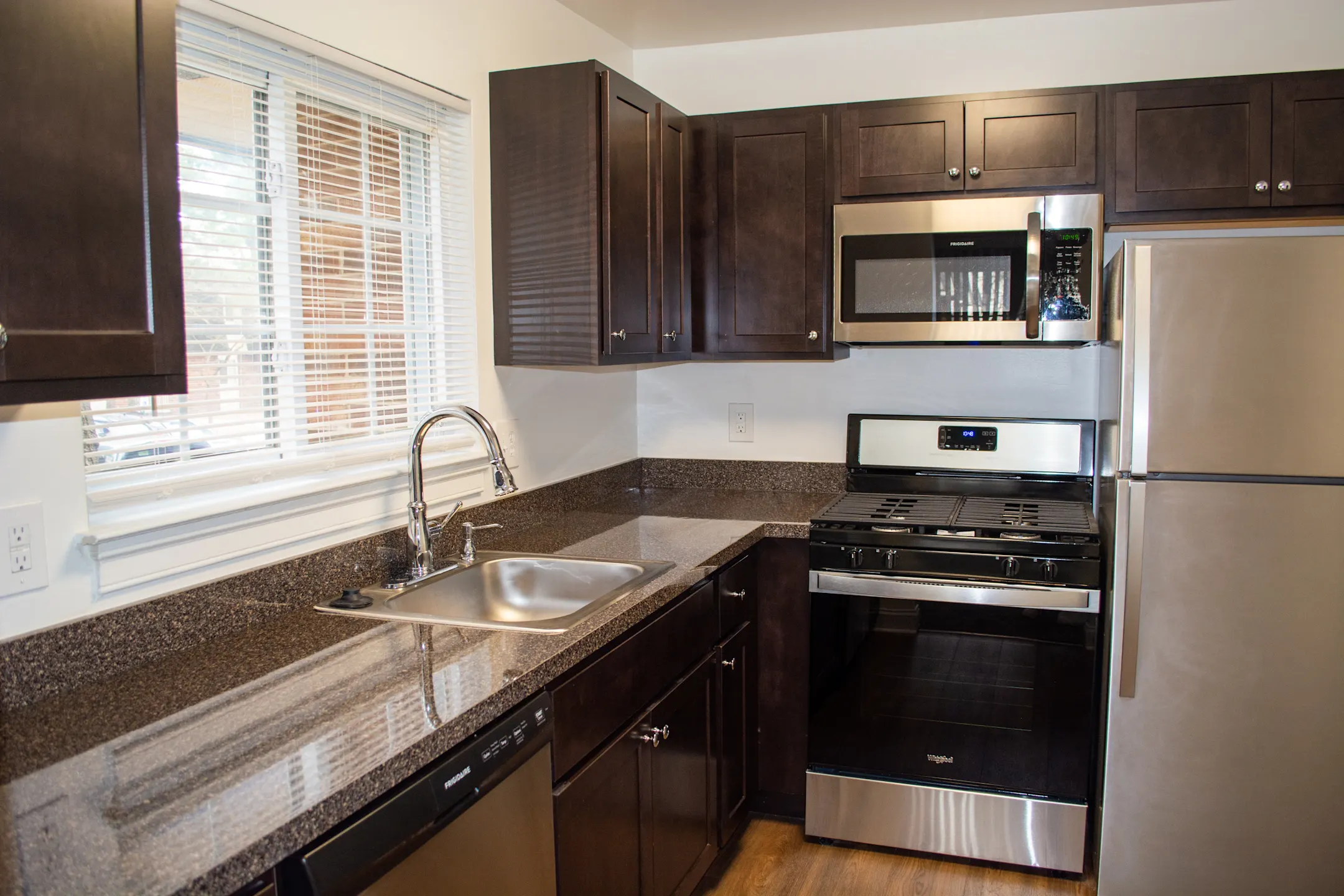 Kitchen - The Courtyards - Beverly, NJ