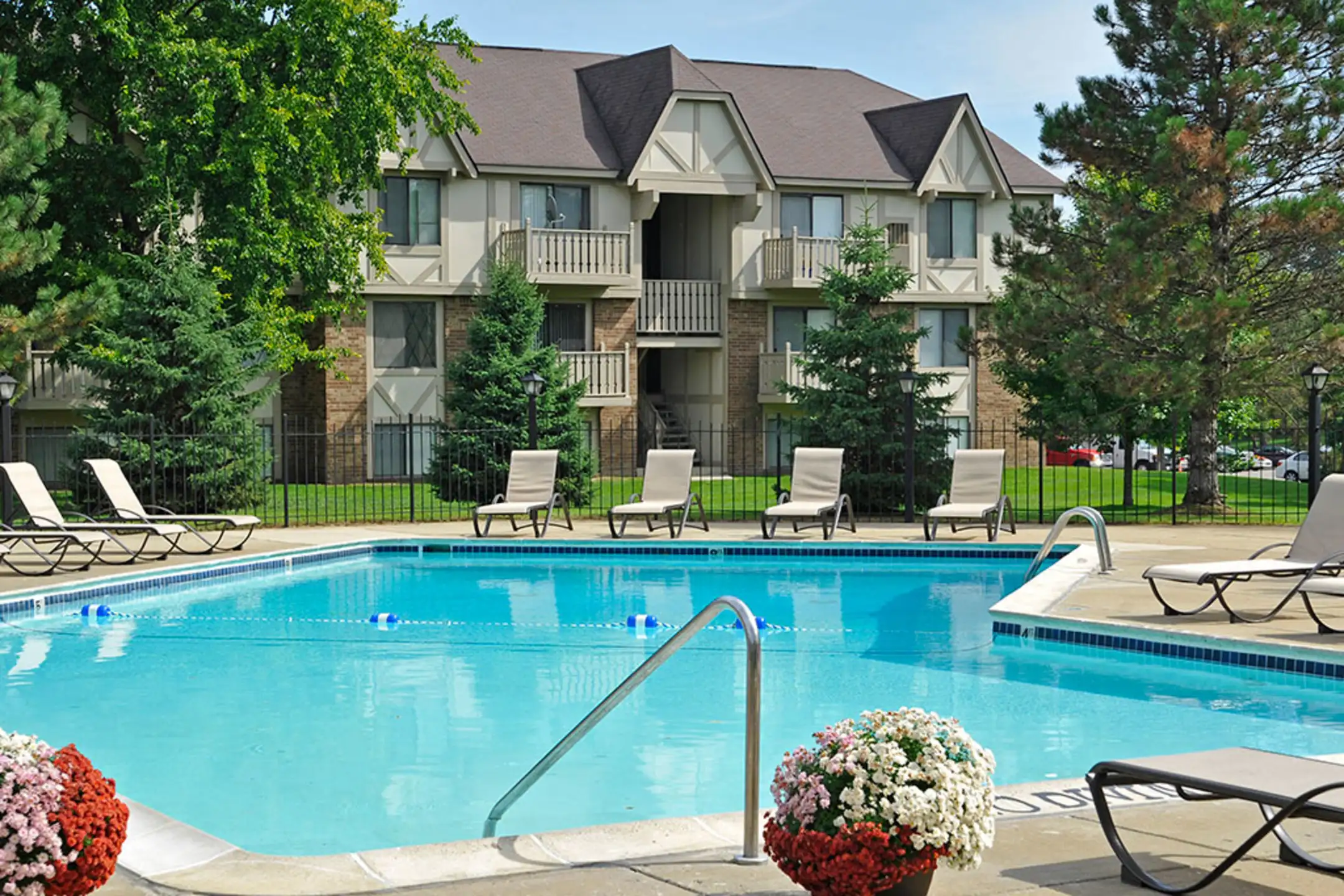 Rivers Edge Apartments Waterford, MI 48327