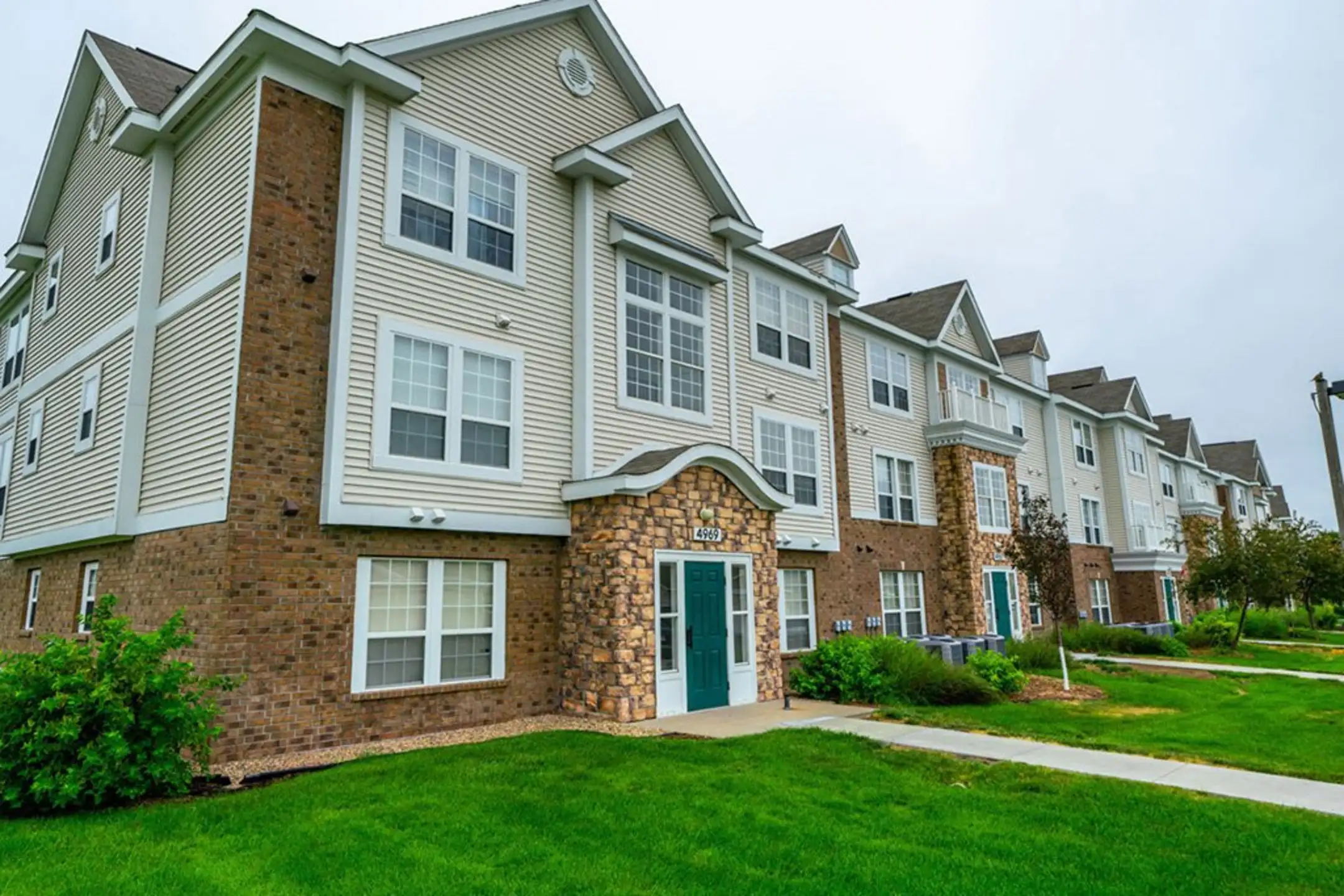 Black Sands Apartments