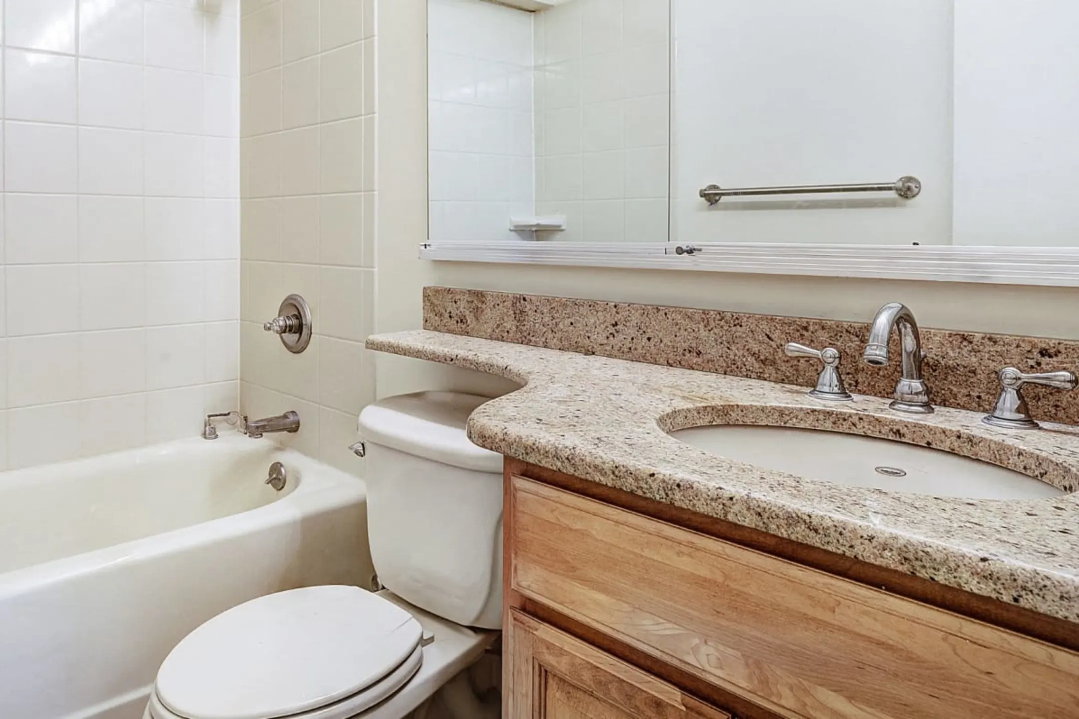 The Ivanhoe Apartments Hackensack, NJ 07601