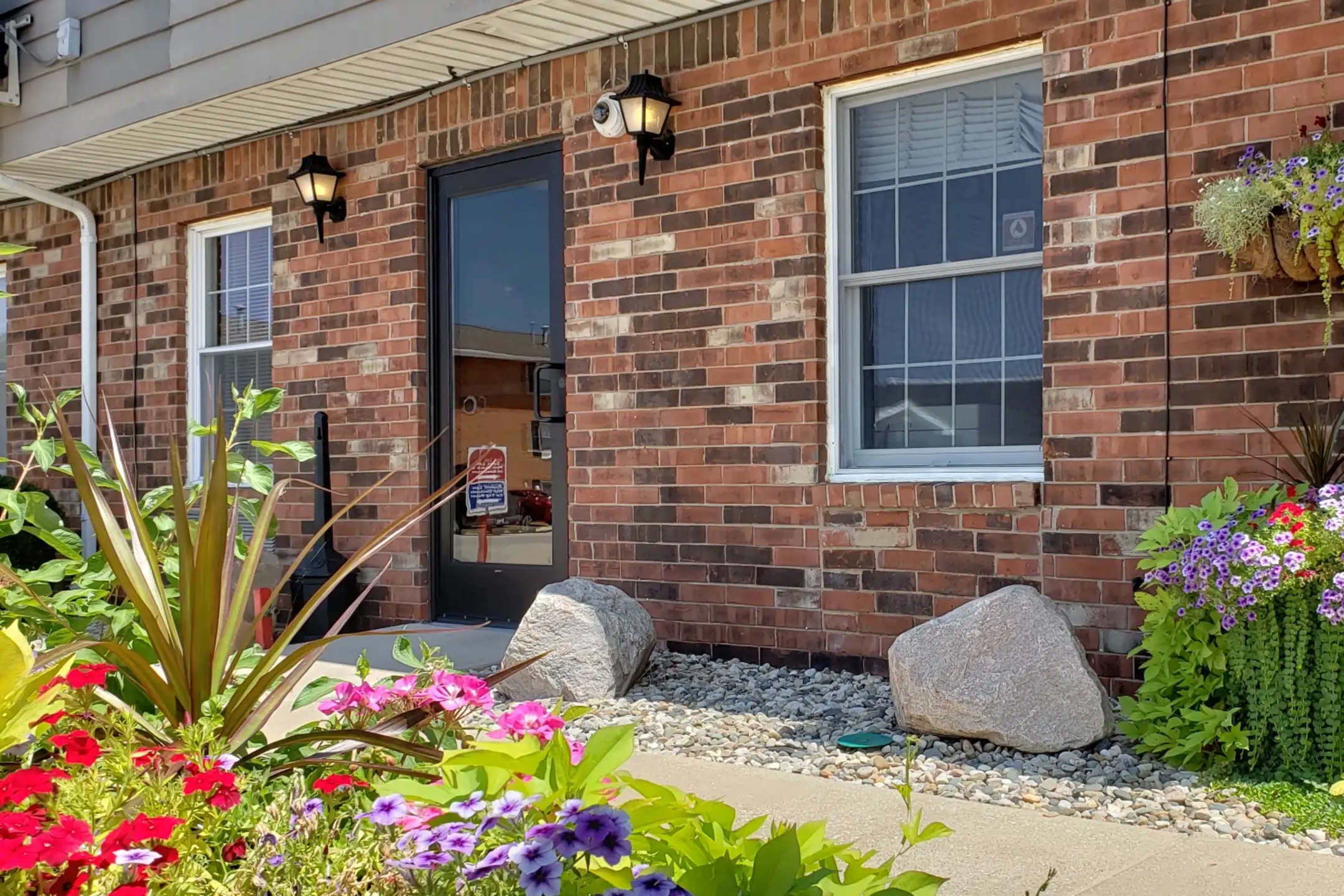 Westgate Apartments 1600 W Bradley Ave Champaign, IL Apartments for