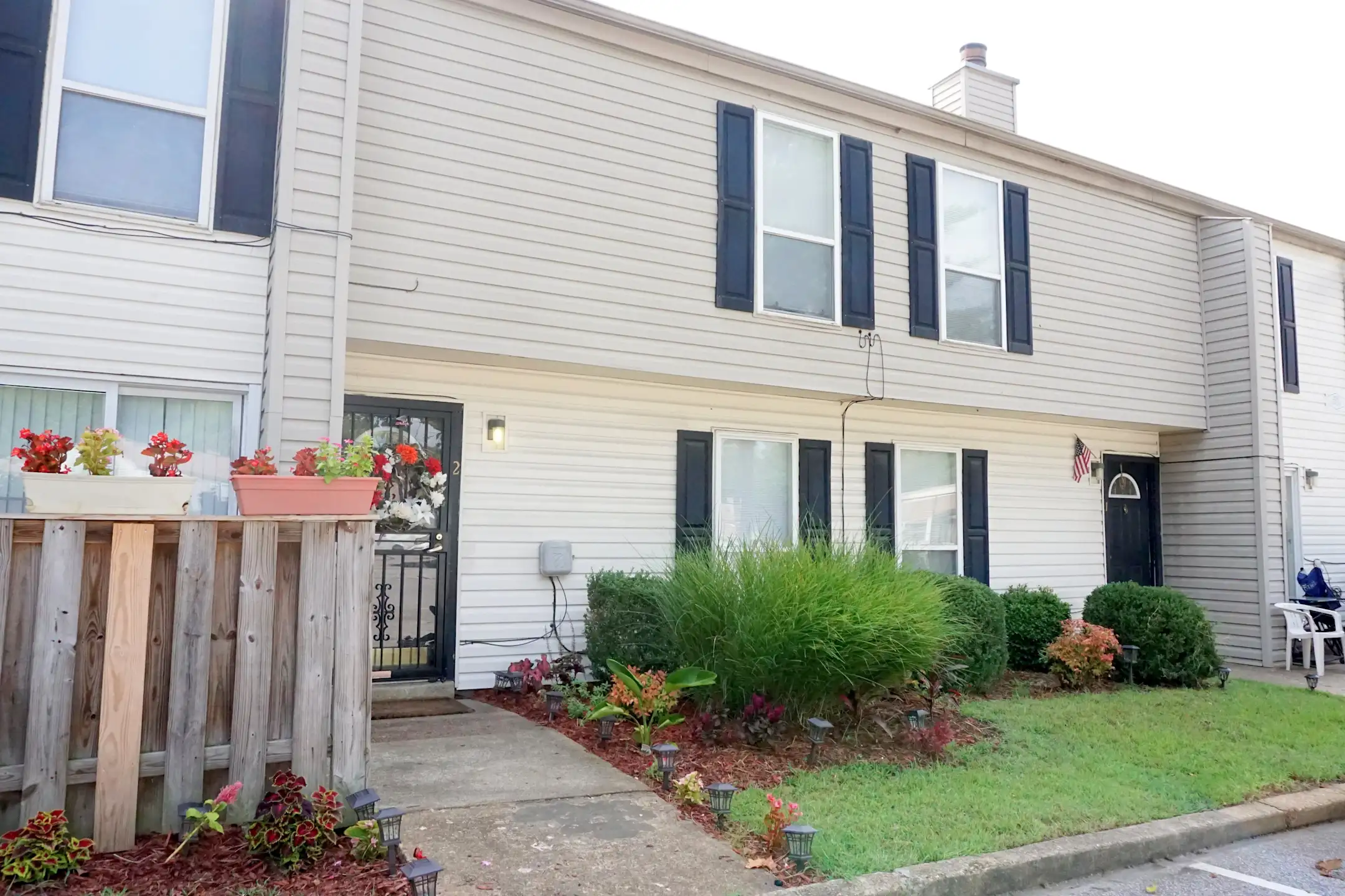 Annie's Townhomes 2603 Pojest Dr Memphis, TN Apartments for Rent