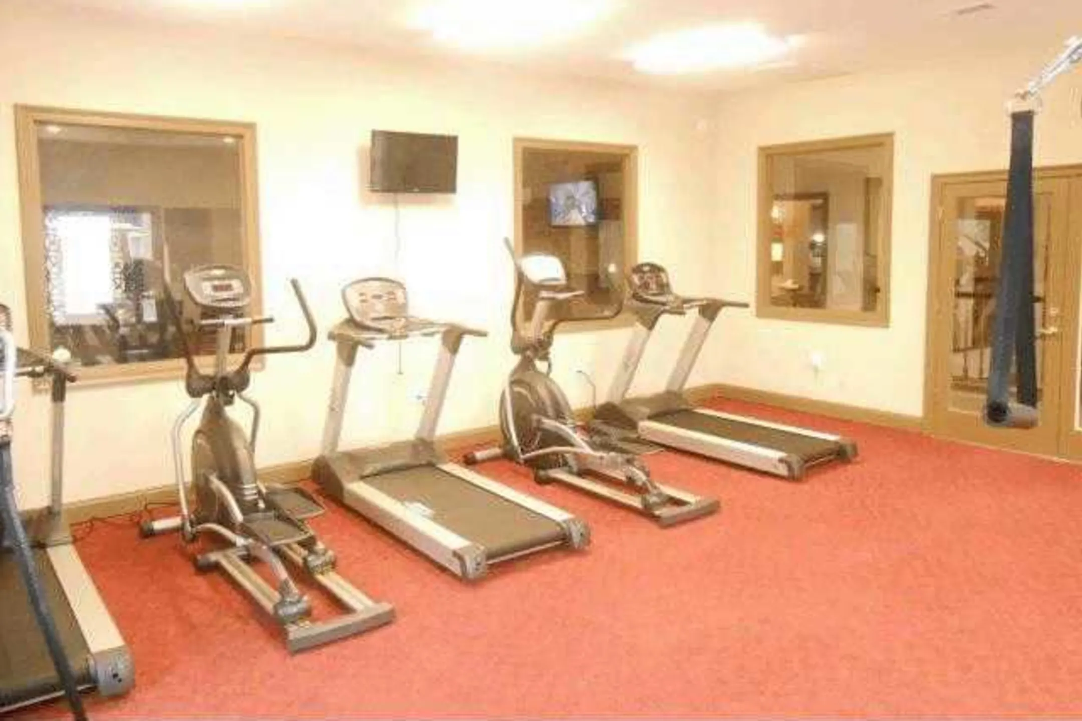 Fitness Weight Room - Highland Hills - Jackson, MS
