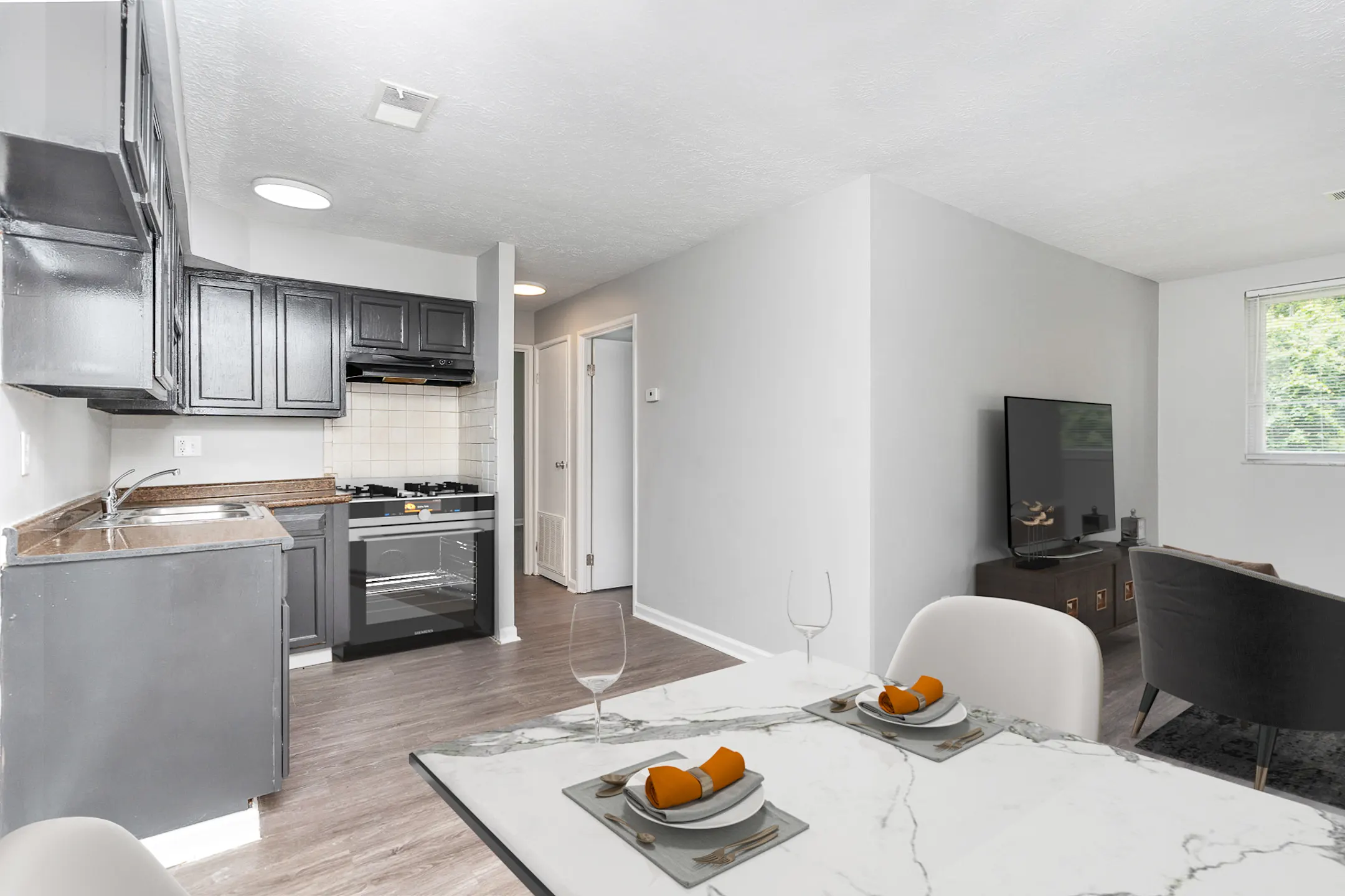 Kitchen - Villa Hills Apartments - Cincinnati, OH