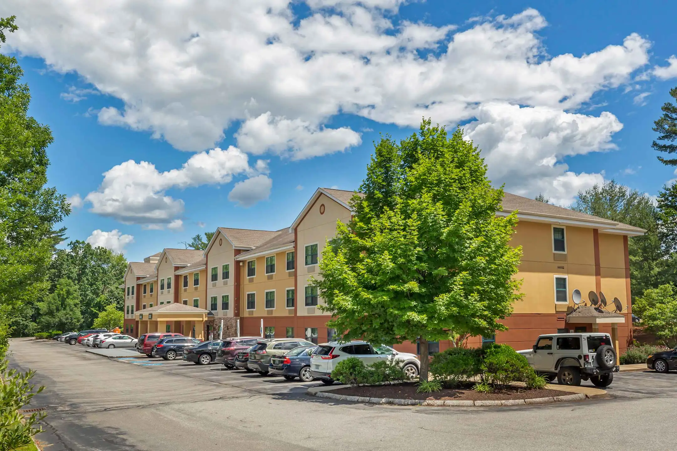 Furnished Studio Nashua Manchester Apartments Nashua, NH 03063