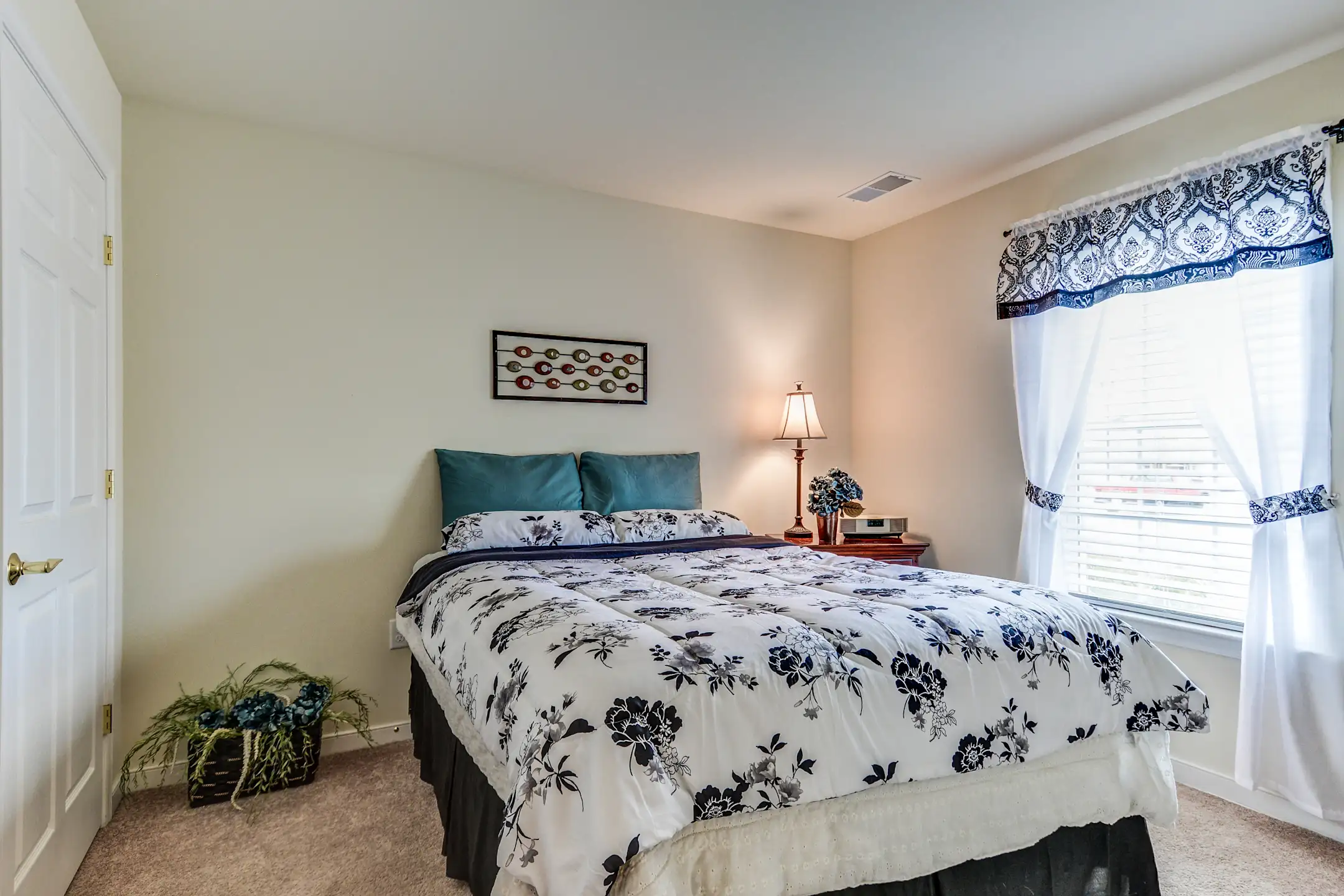 Stonebrook At Northside Crossing Apartments Palmyra, PA 17078