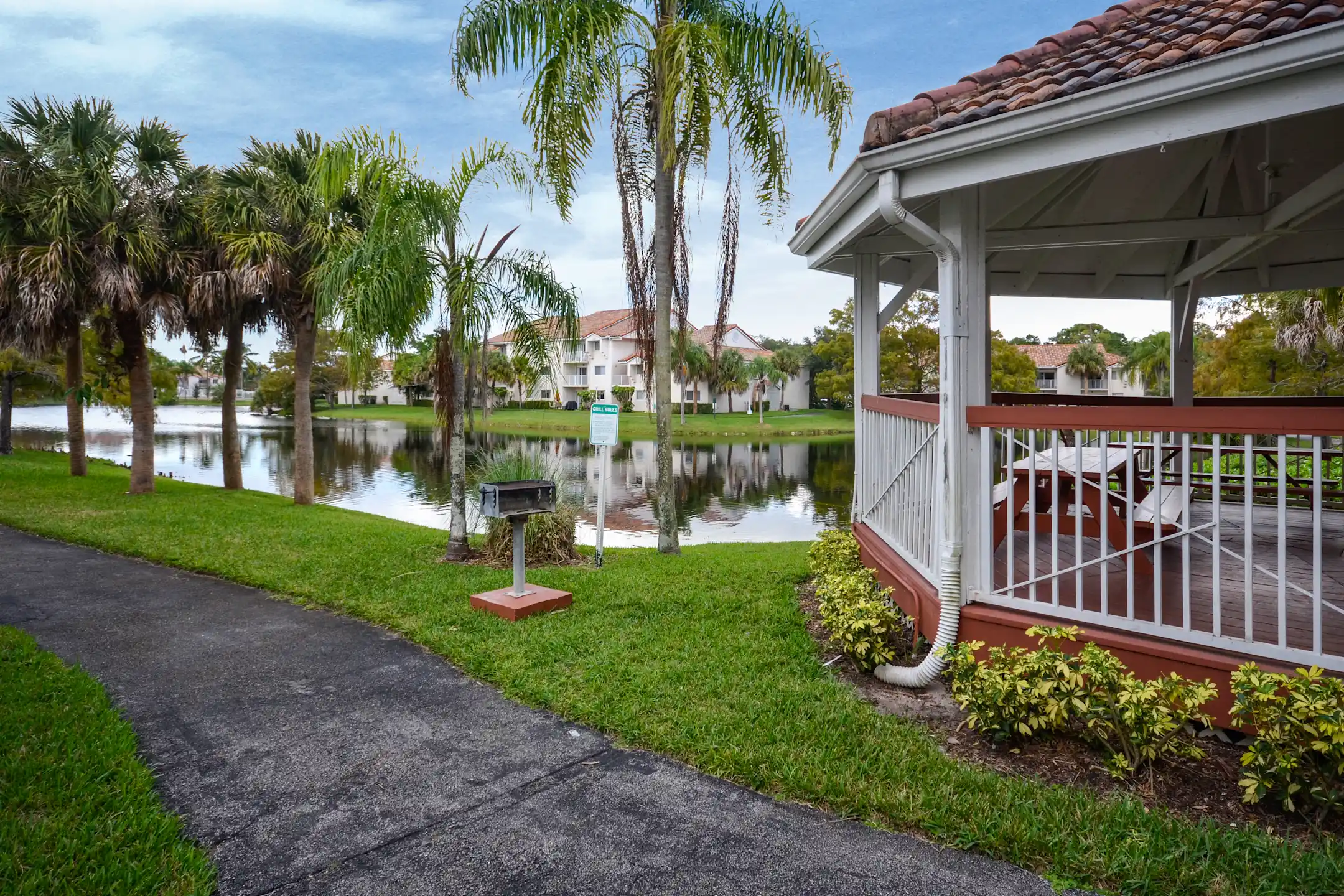 Country Club Lakes - Coconut Creek, FL