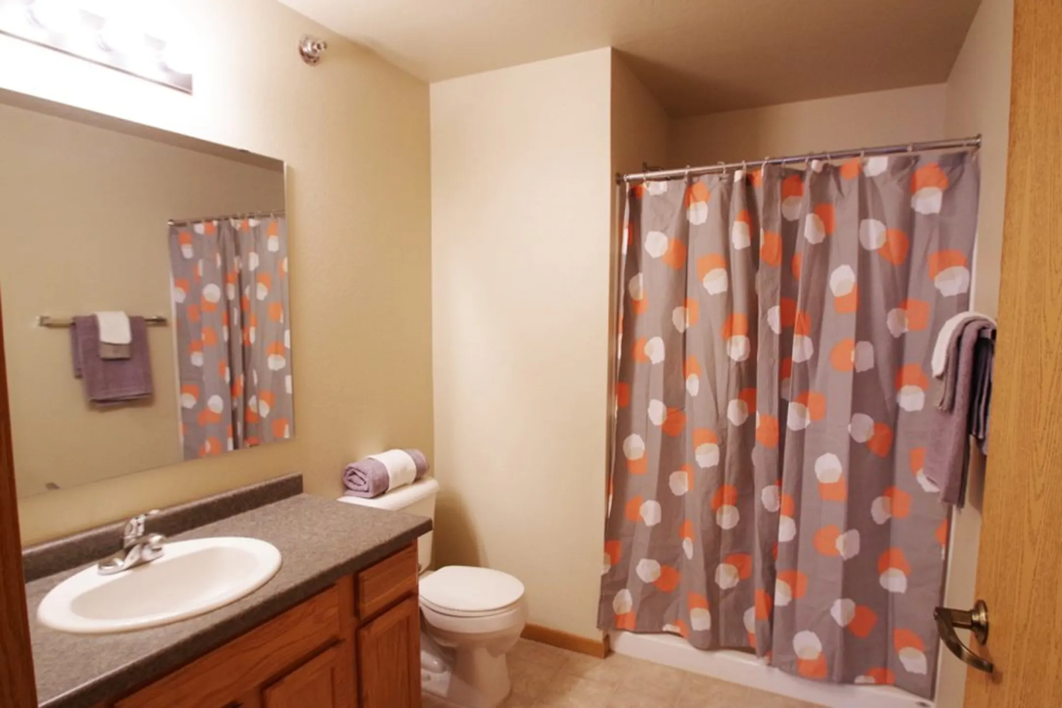 Bathroom - BelCastle Apartments - Bismarck, ND