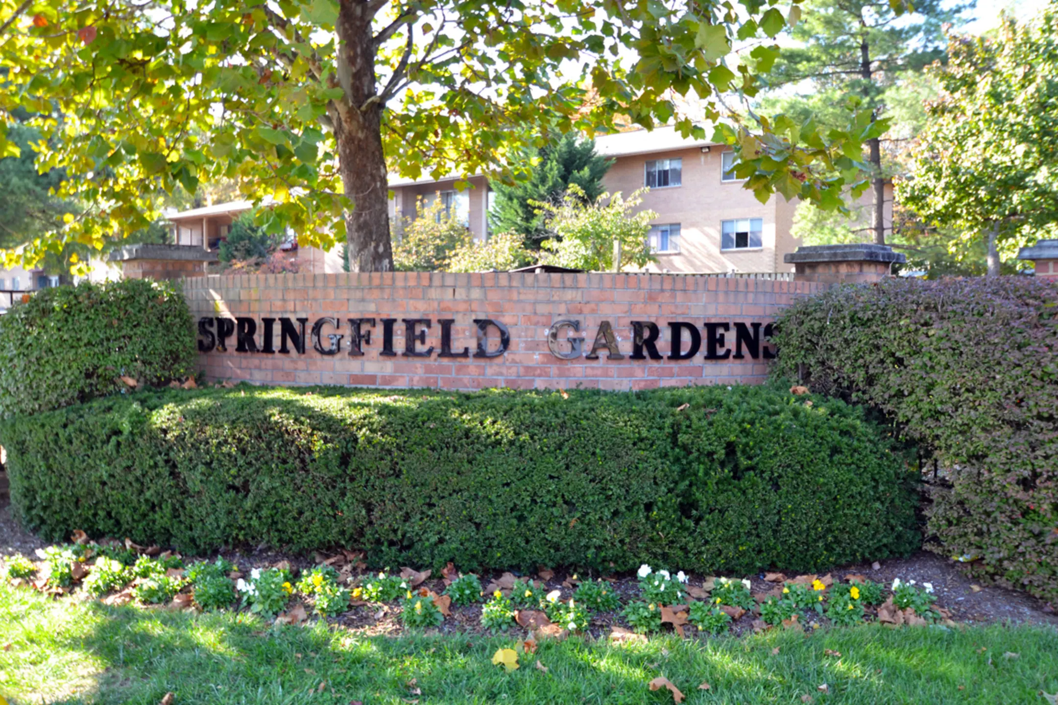 Community Signage - Springfield Gardens - Springfield, VA