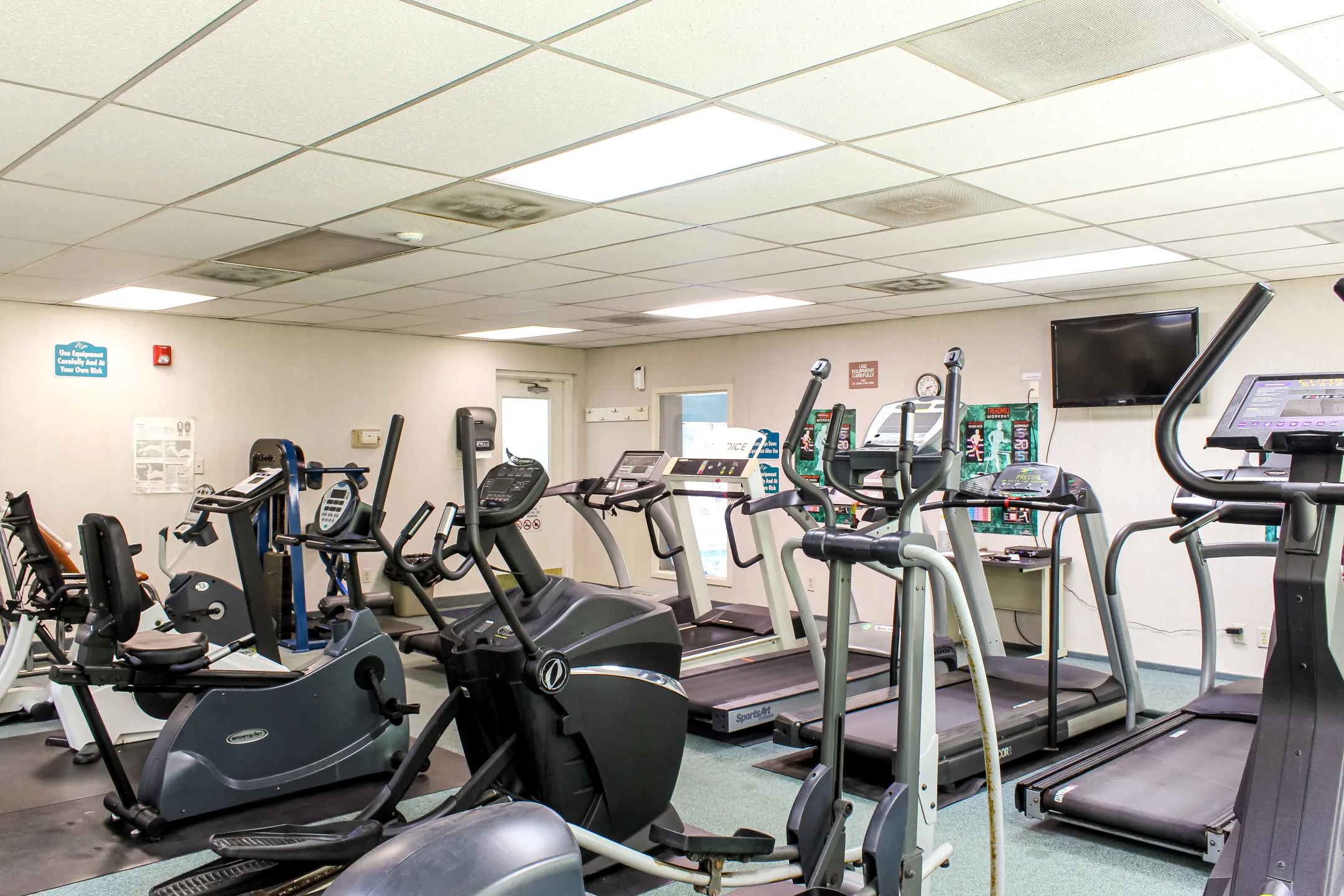 Fitness Weight Room - The Islander - Middleburg Heights, OH