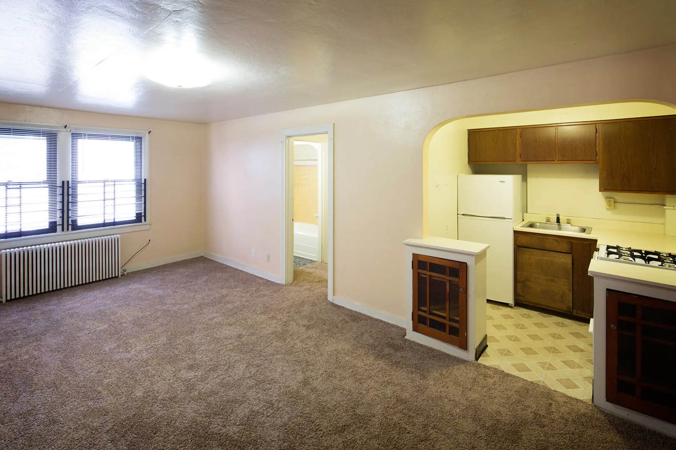 Living Room - Gracen Court Apartments - Pittsburgh, PA