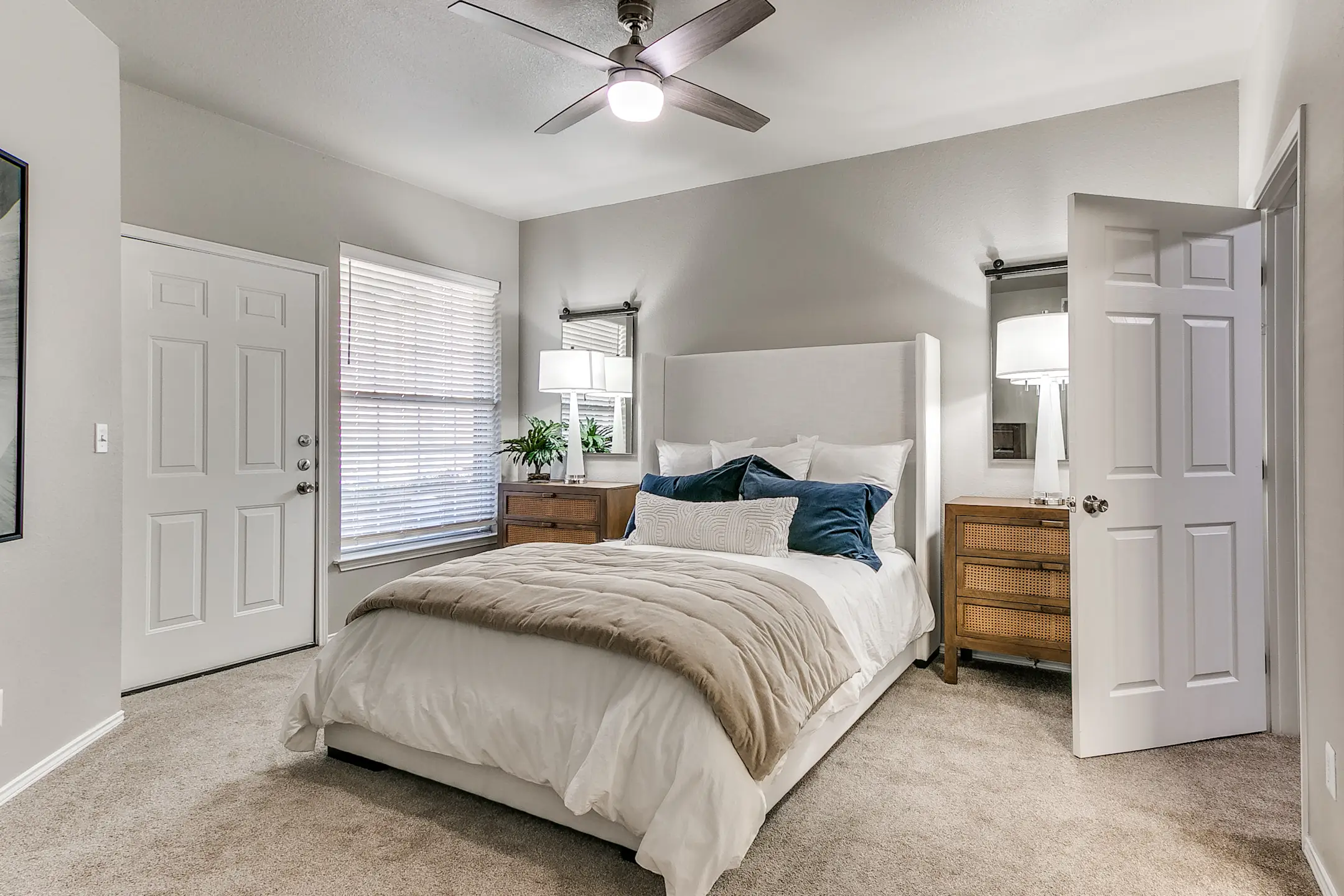 Bedroom - Stonehaven Villas - Tulsa, OK