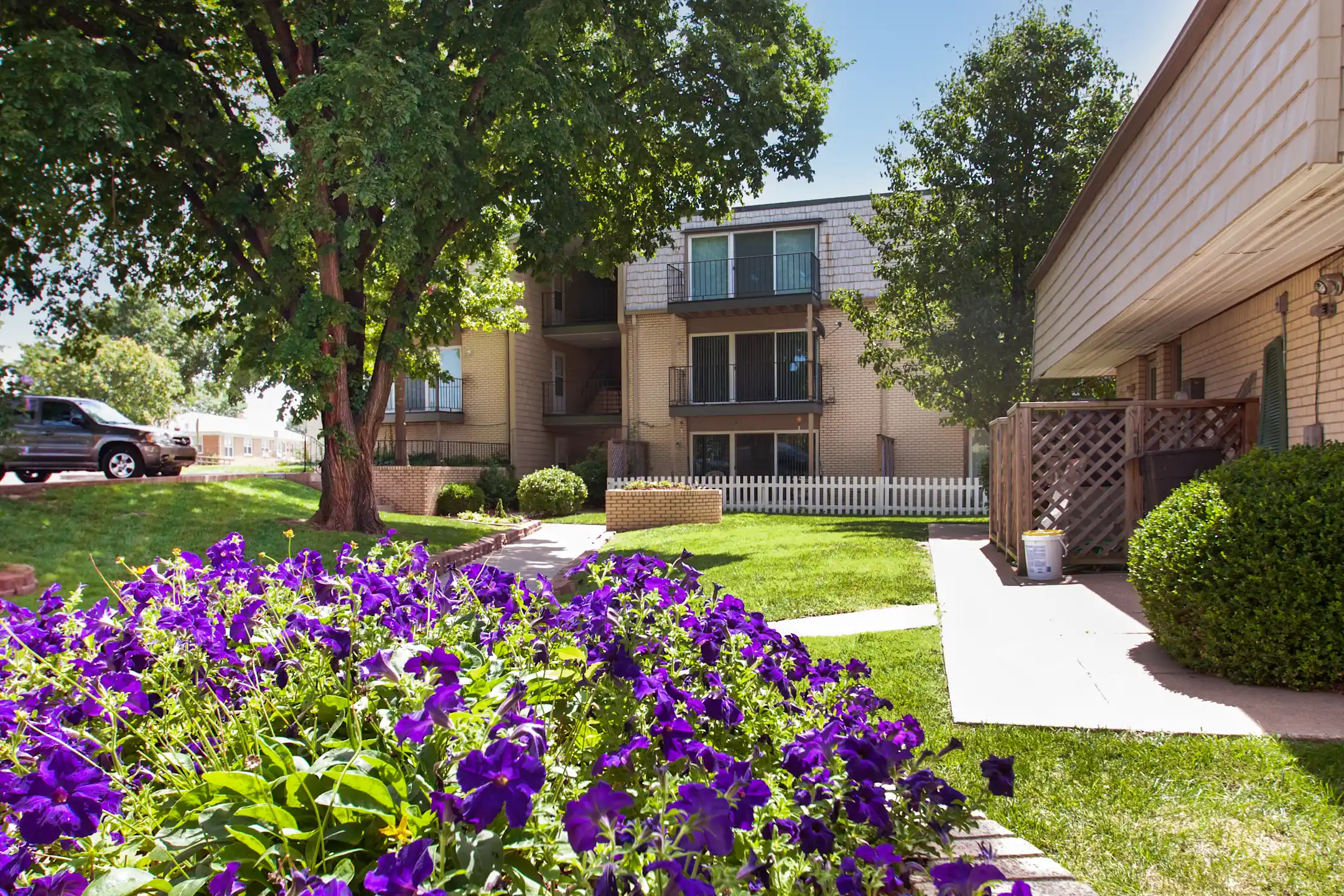 Parklane Gardens Apartments Wichita, KS 67218