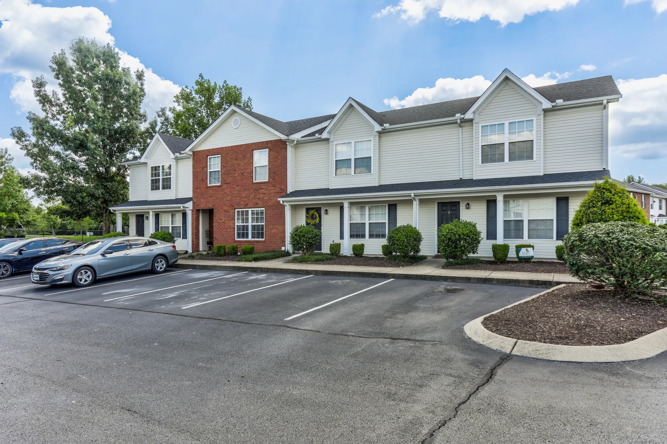 The Summit Townhomes - 2015 Empress Dr | Murfreesboro, TN Apartments ...