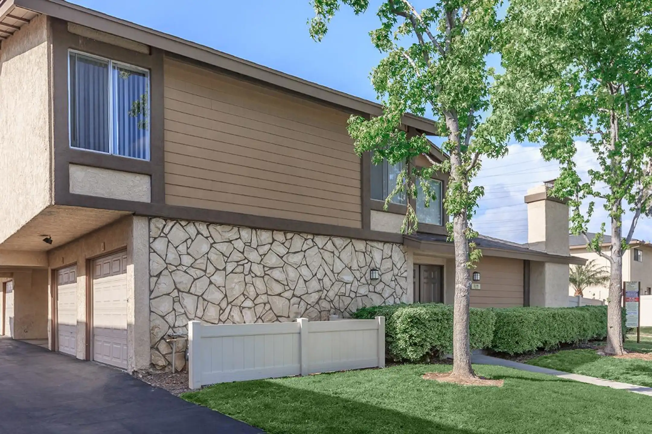 Ridgewood Village Apartment Homes Apartments Orange, CA 92867