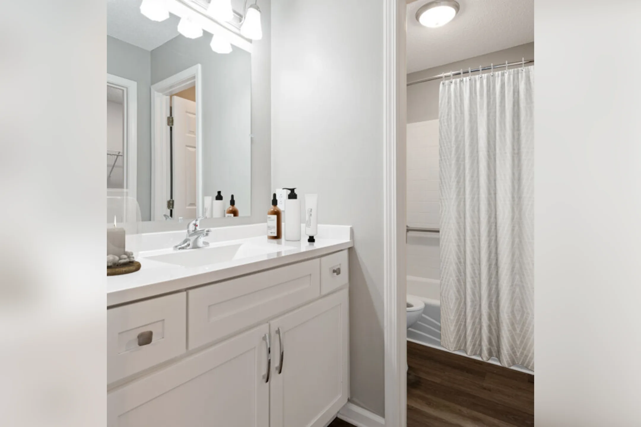 Aurora Apartments Charlotte, NC 28205