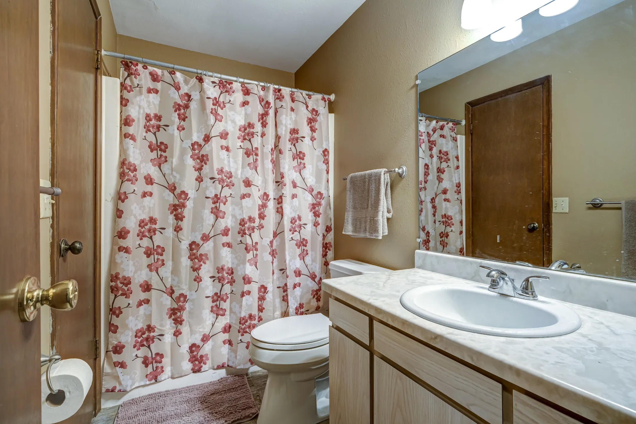 Bathroom - Sunset Lake Apartments - Vicksburg, MI