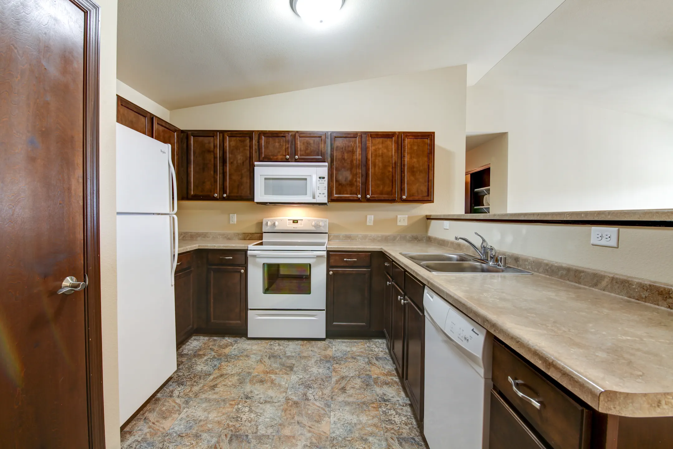 South Point Apartments Apartments Baraboo, WI 53913