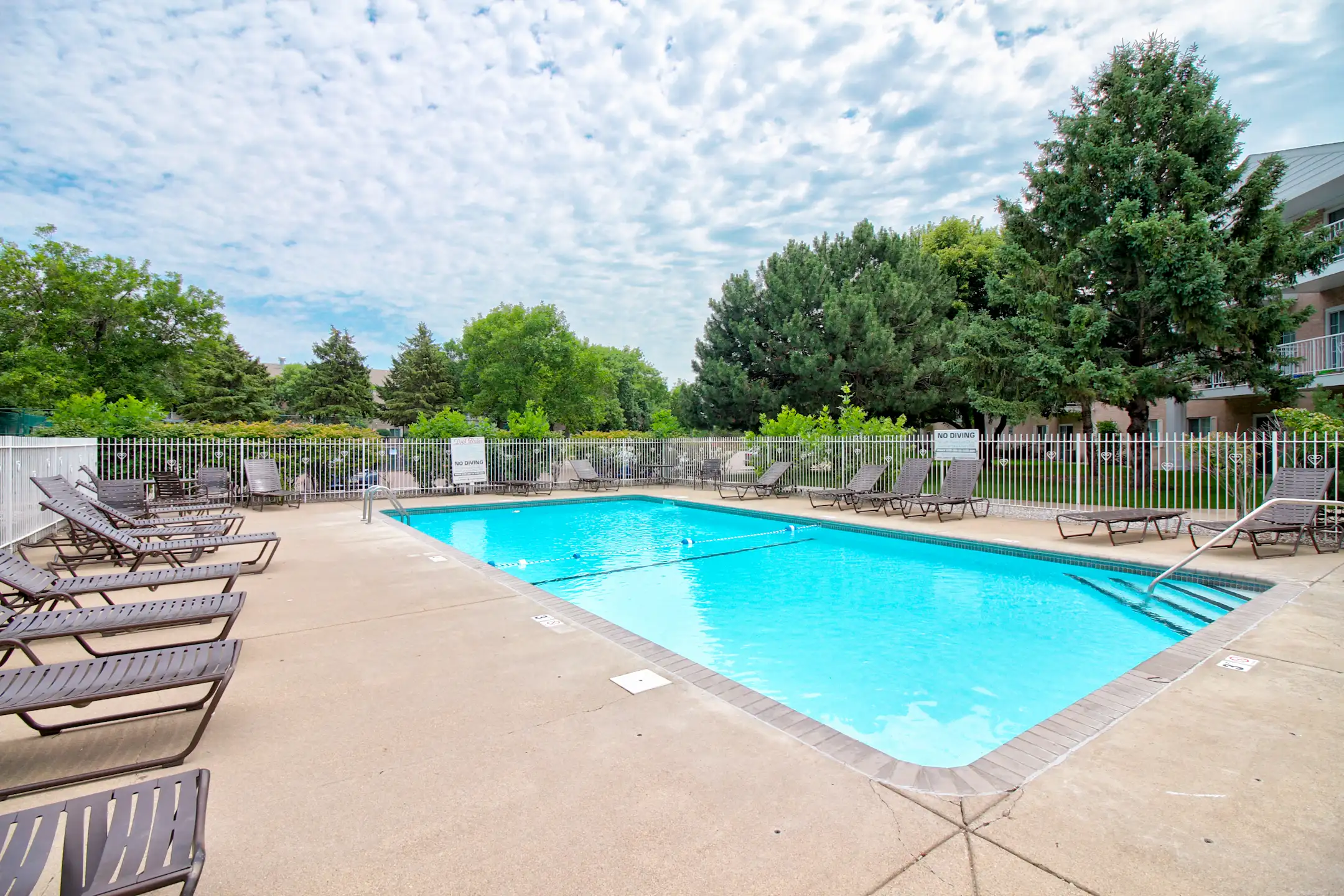 Wellington At The Dunes Estates Apartments North Sioux City, SD 57049