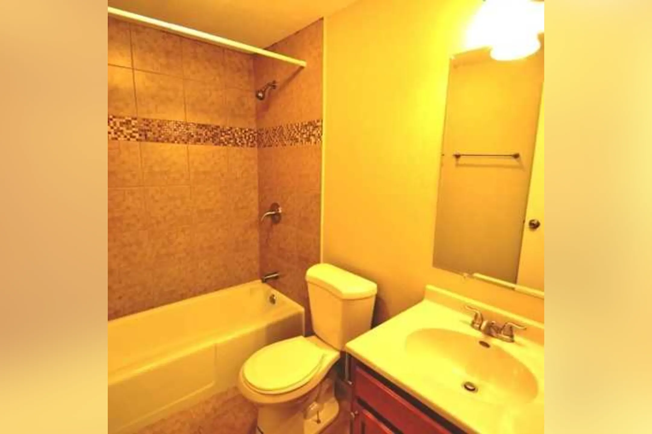 Bathroom - Clarendon Heights - Syracuse, NY