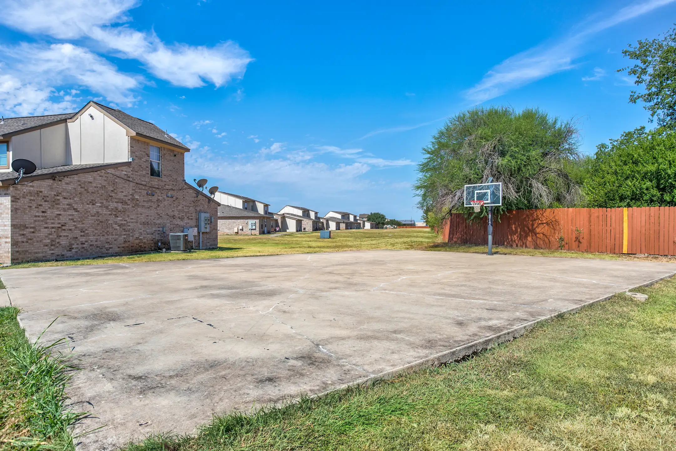 Tuscany Court Apartments Apartments Hondo, TX 78861