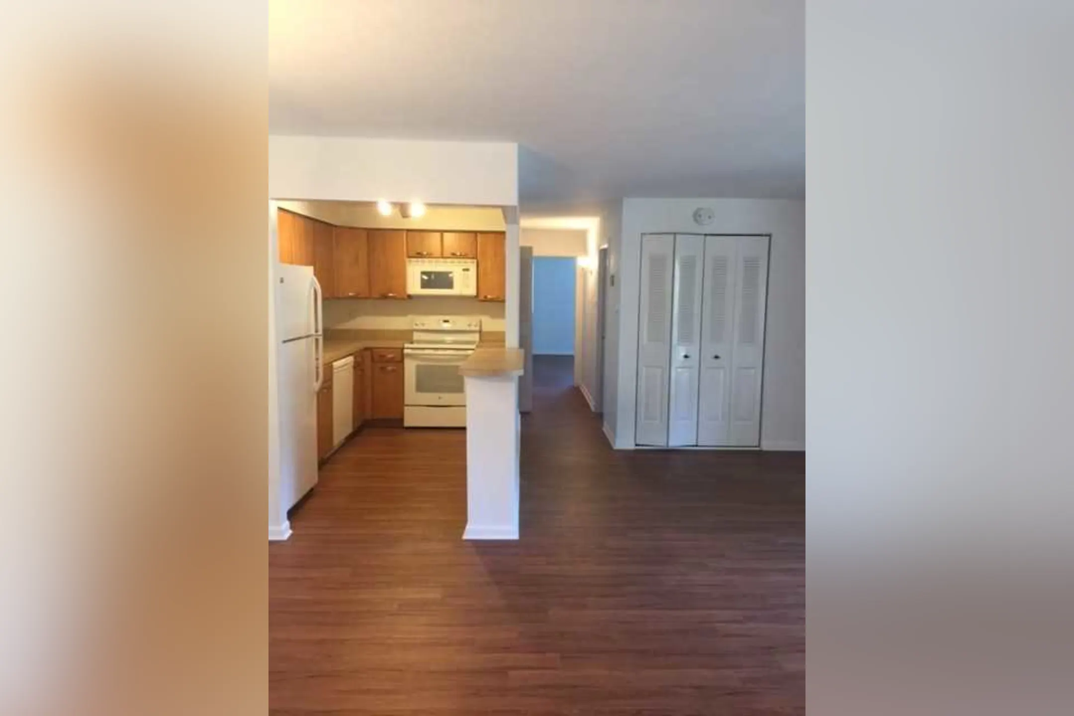 Kitchen - Bridgewater Apartments - Brookhaven, PA