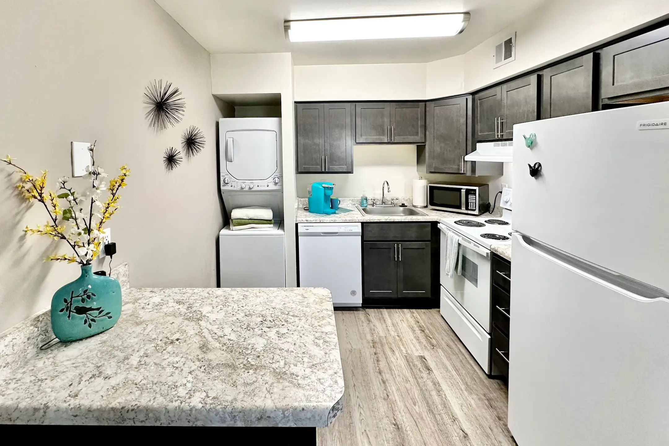 Kitchen - Brookside Village - Virginia Beach, VA