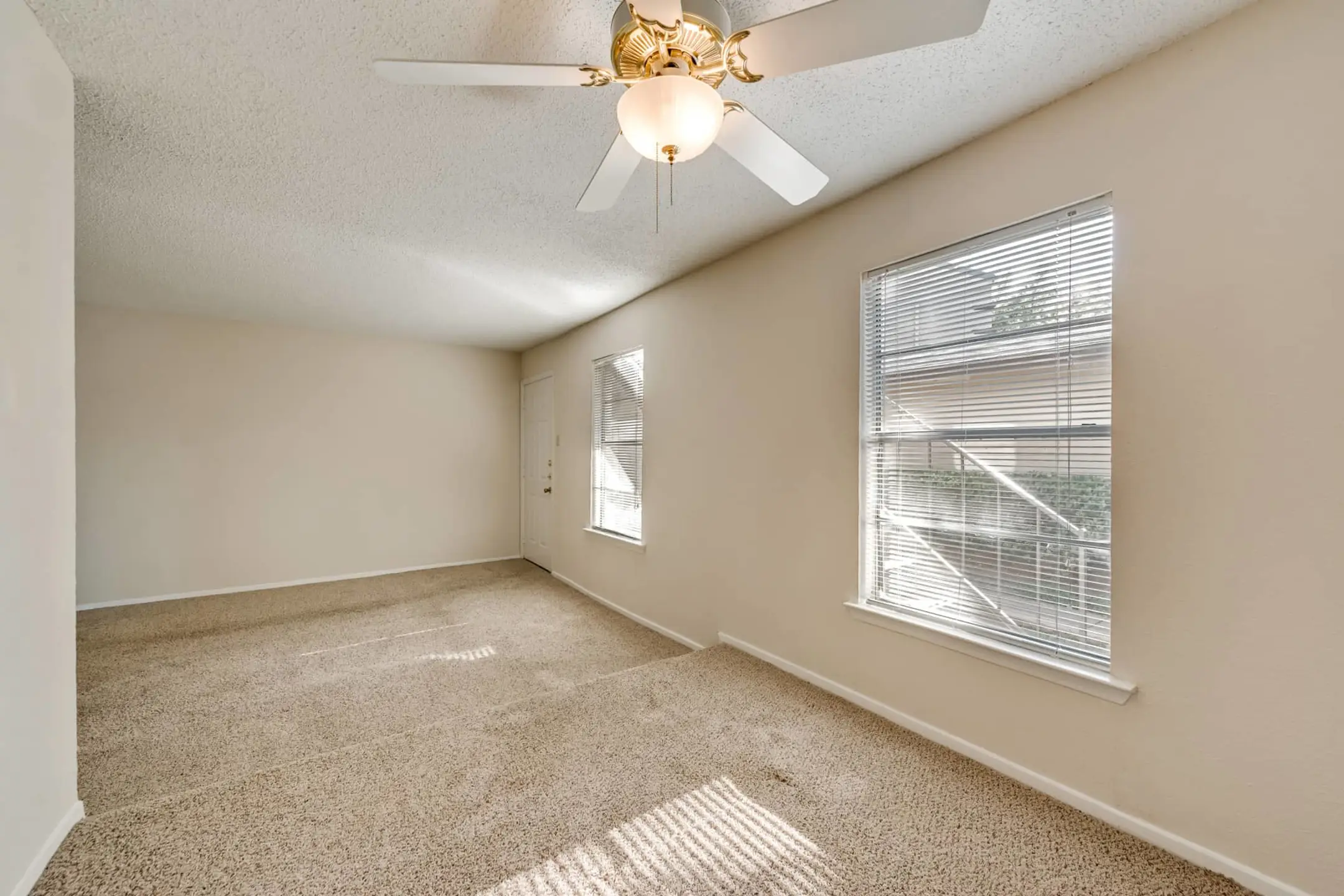 Addison Apartments at the Park 3925 Vitruvian Way Addison, TX