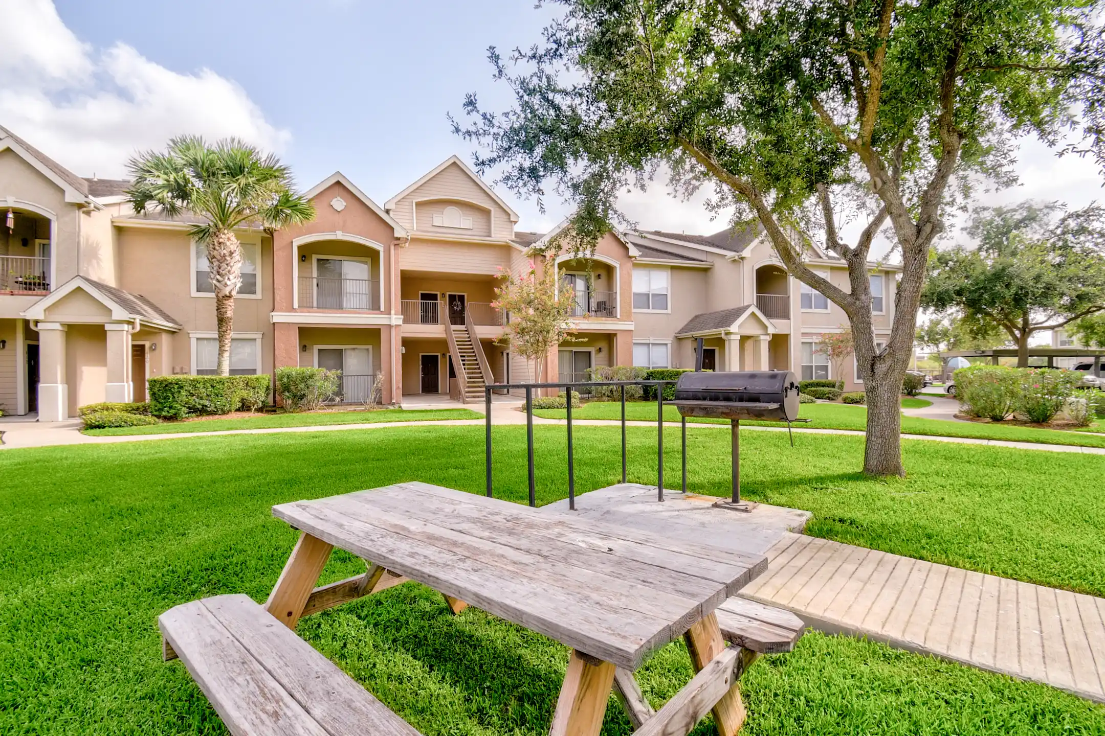 Las Palmas Apartments 4200 Las Palmas Cir Brownsville, TX