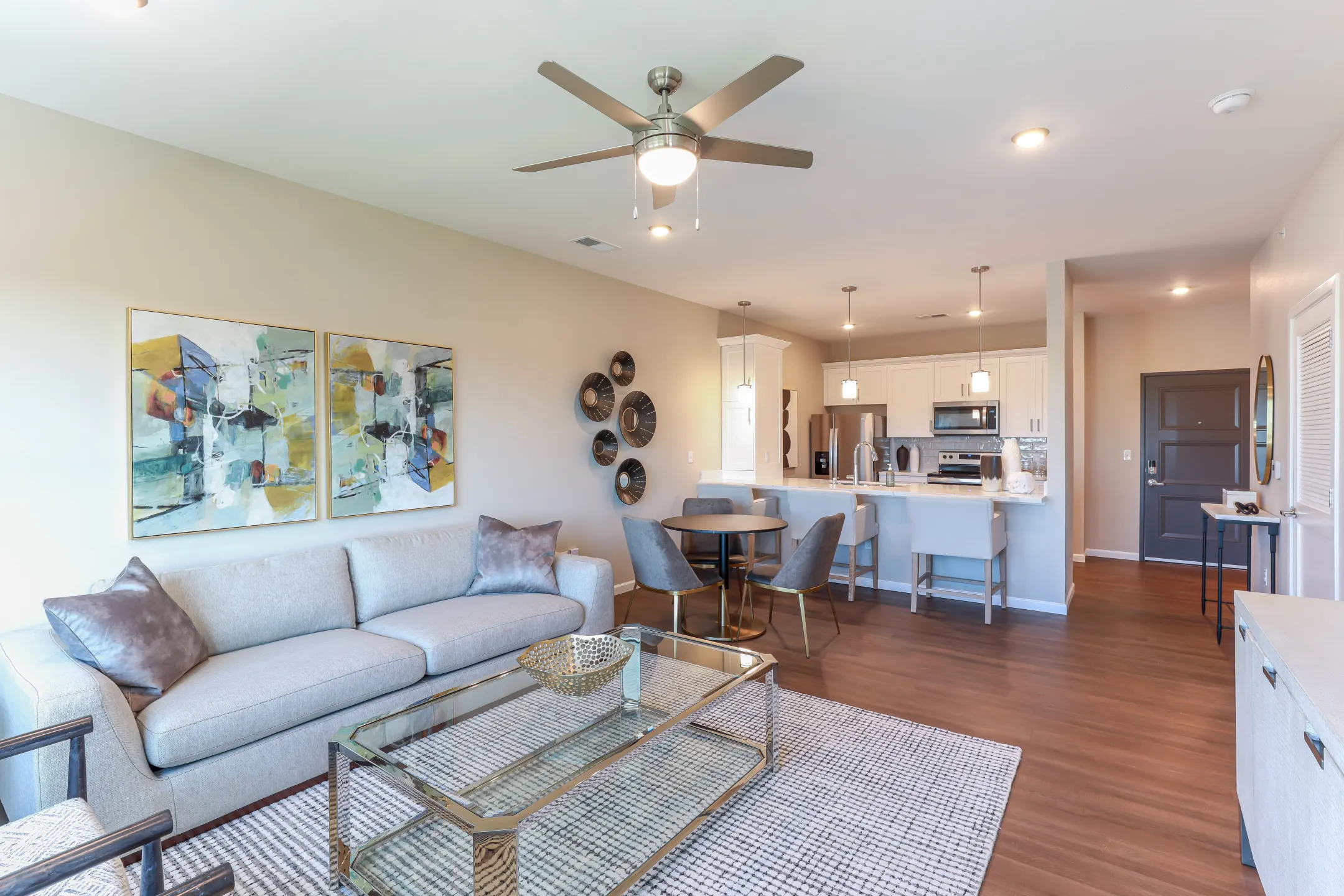 The Preston Luxury Living Apartments - Springfield, MO 65804