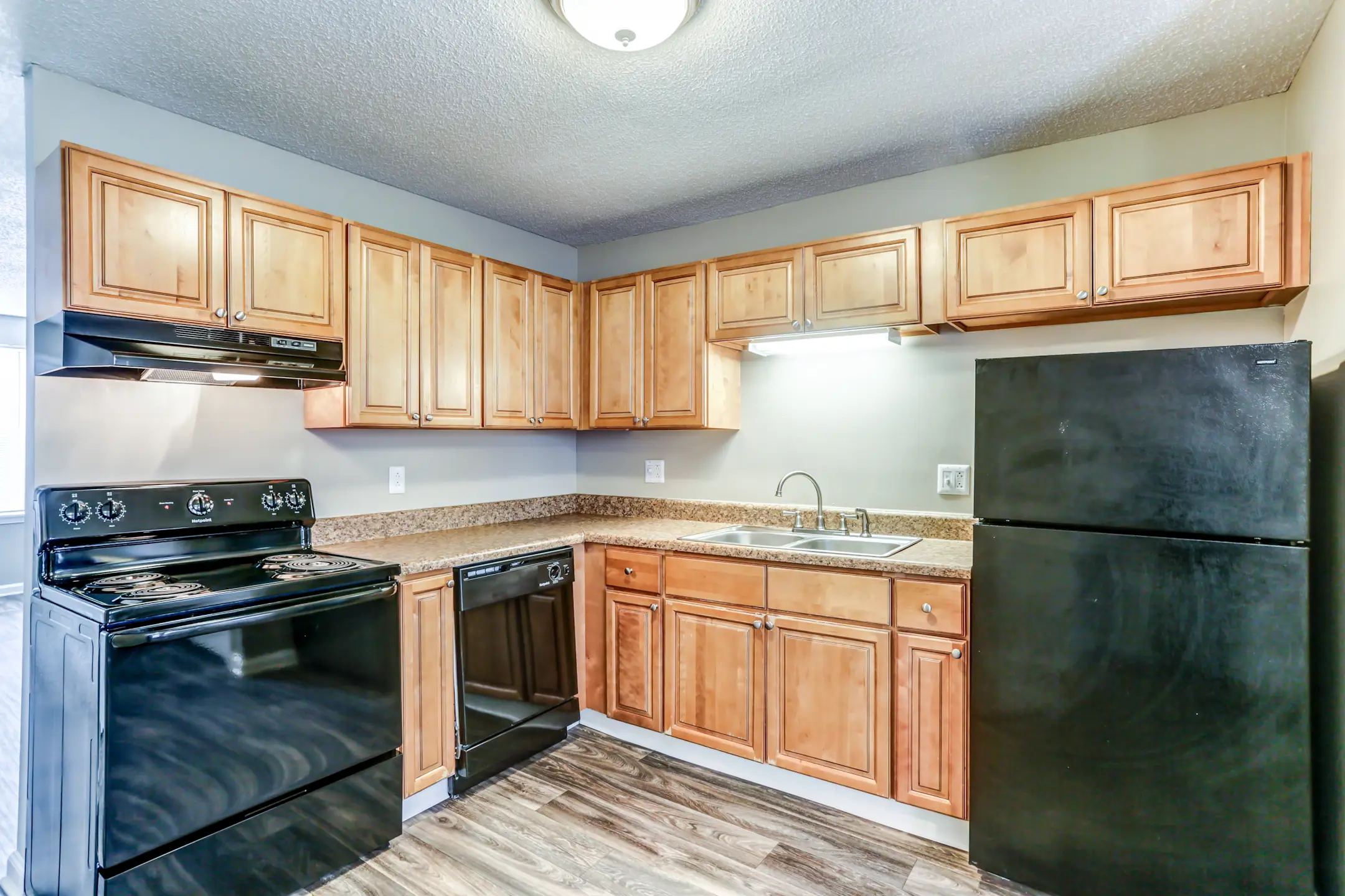 Lexington Village Apartments Clarksville, TN 37042