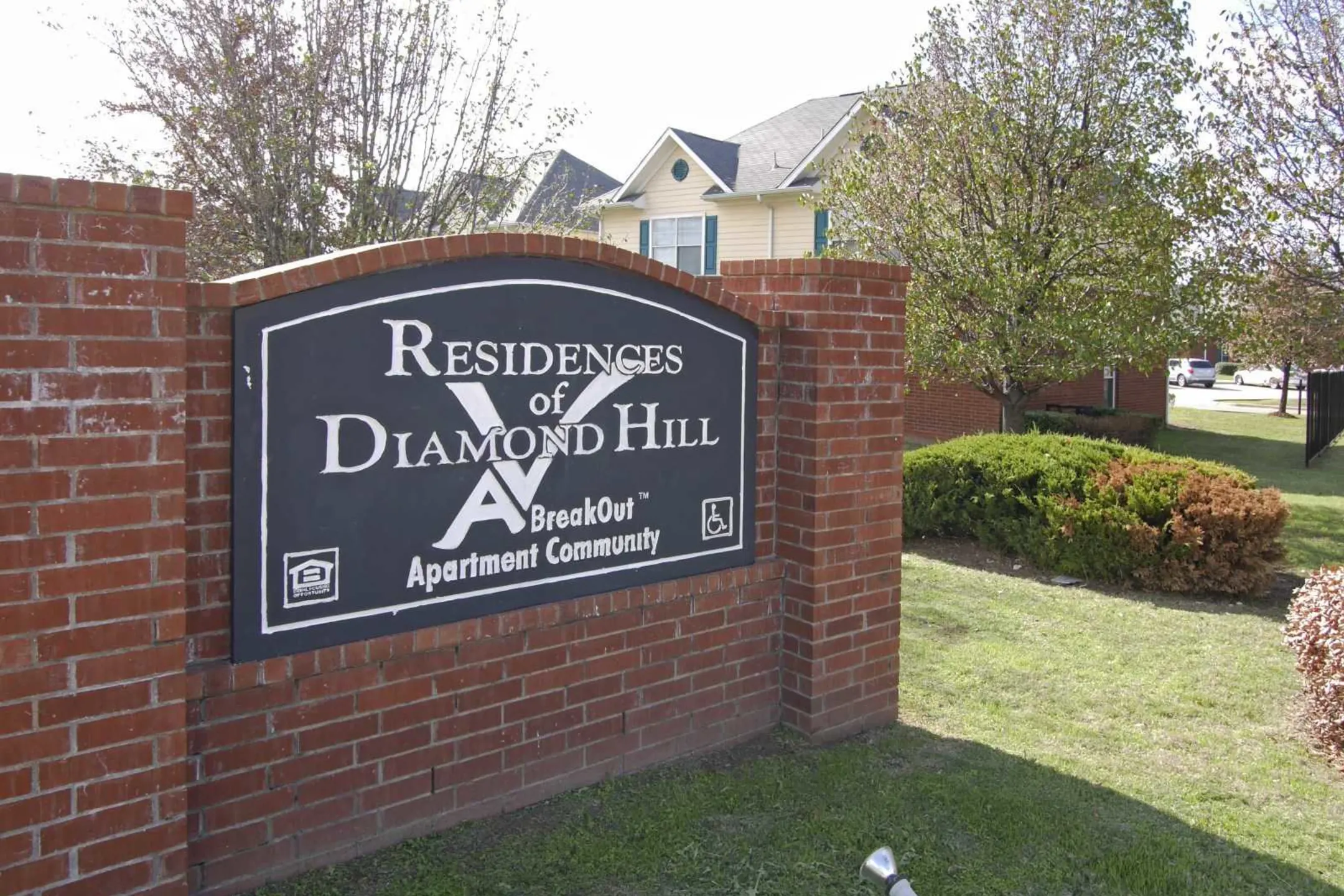The Residences of Diamond Hill - Fort Worth, TX