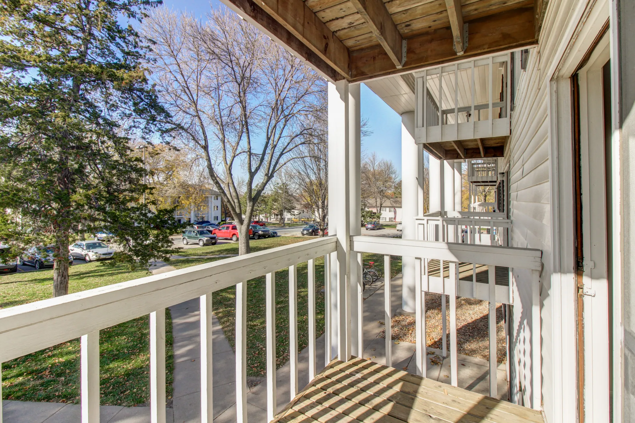 College Park Apartments - Lincoln, NE 68505